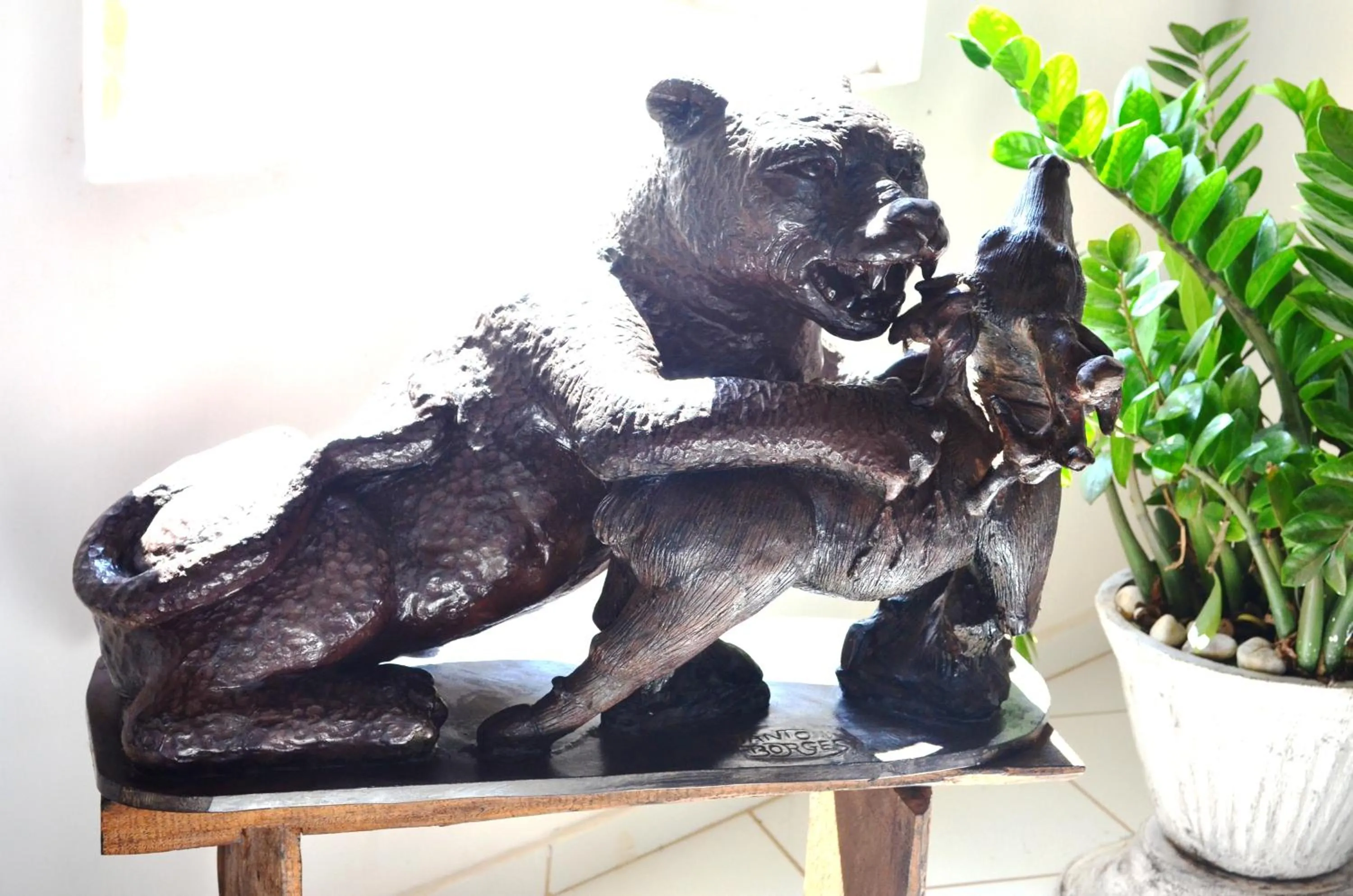 Decorative detail in Canoas Hotel