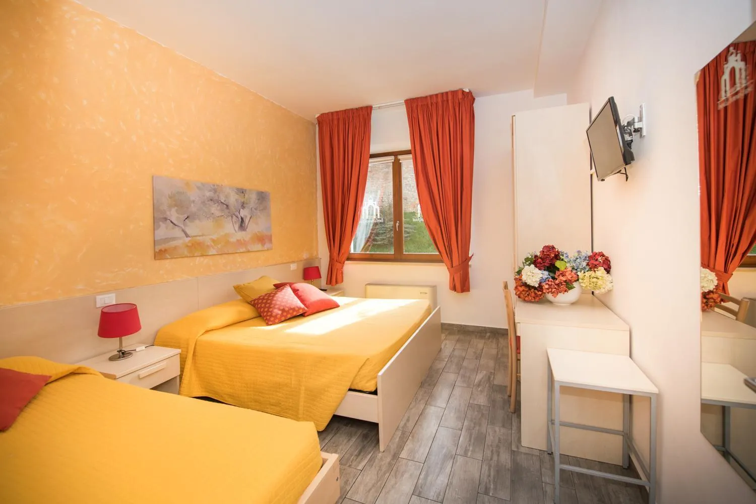 Bed in Bed & Breakfast Camollia