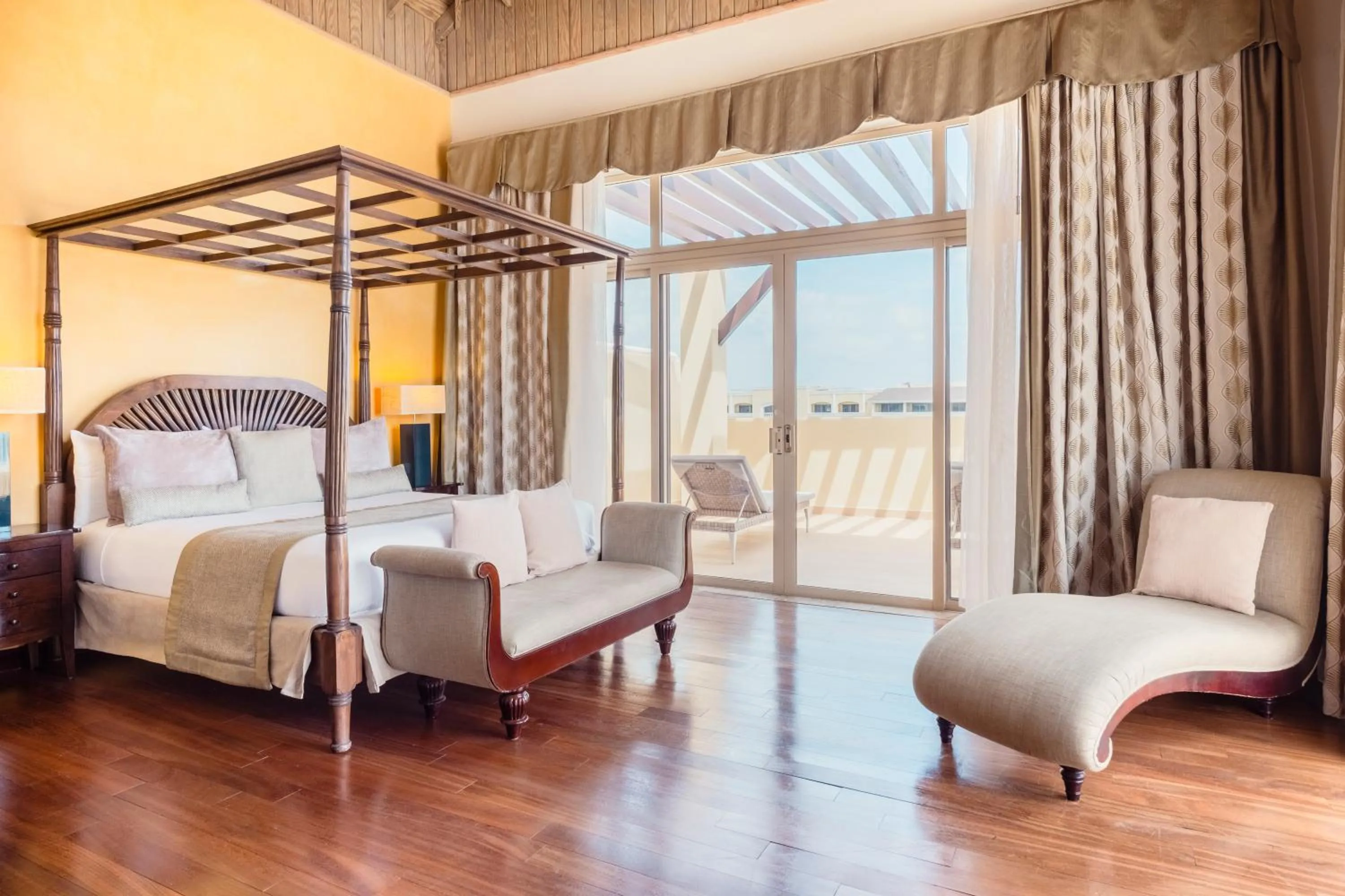 Bed in Iberostar Waves Rose Hall Beach - All Inclusive