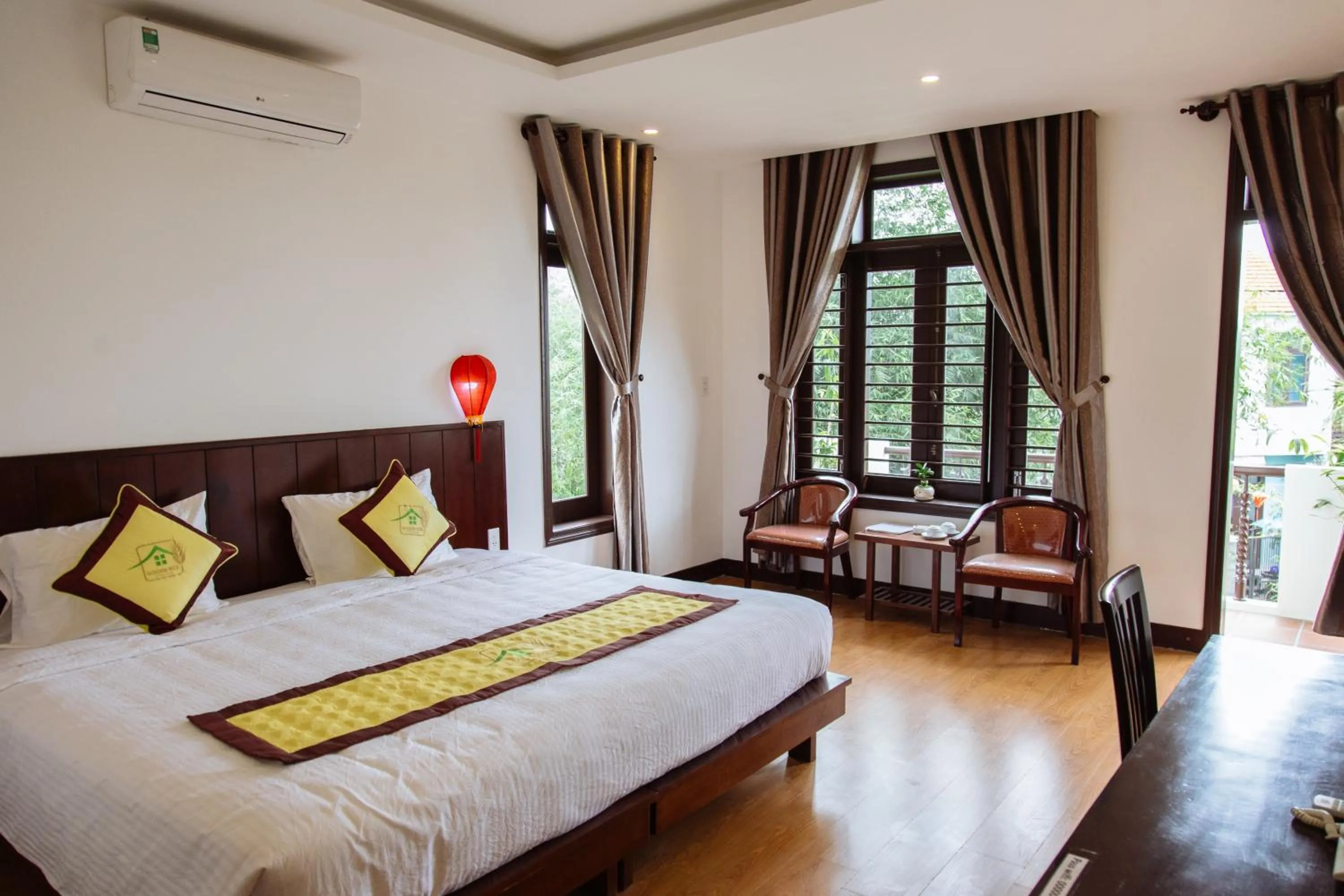 Photo of the whole room, Bed in Hoi An Golden Rice Villa