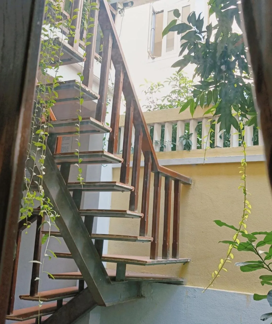 Day in Riverside Plum Garden Villa