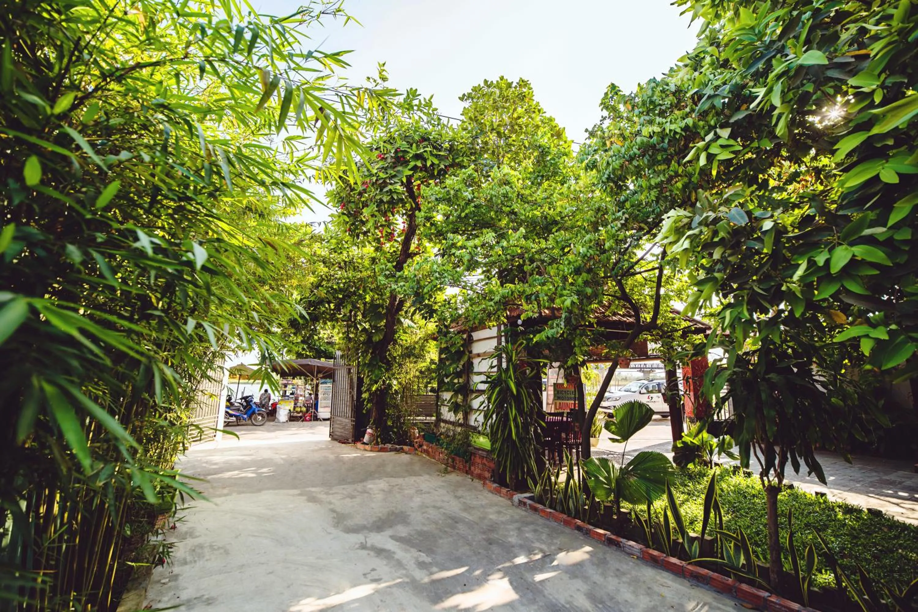 Pets in Riverside Plum Garden Villa