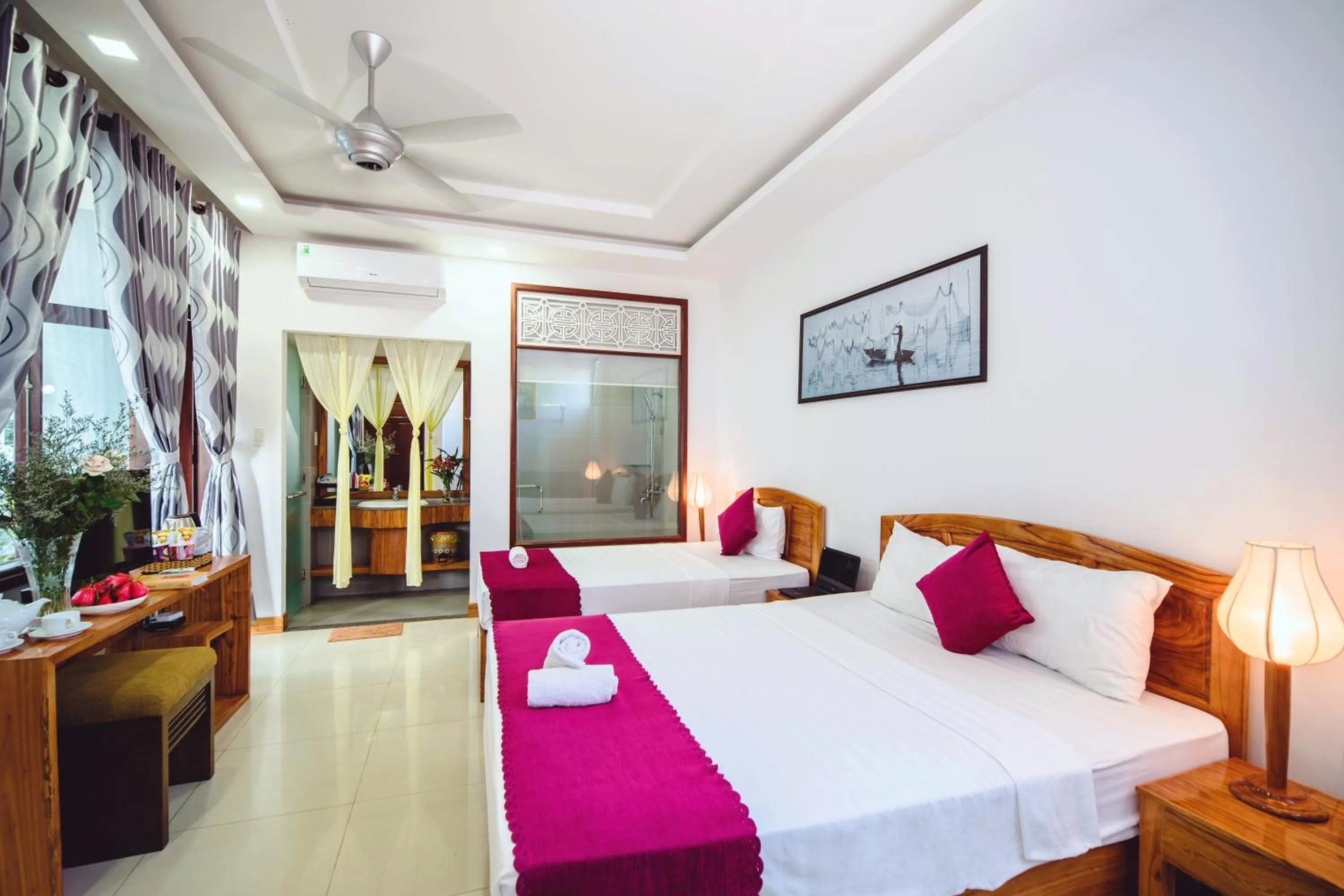 Bathroom, Bed in Riverside Plum Garden Villa