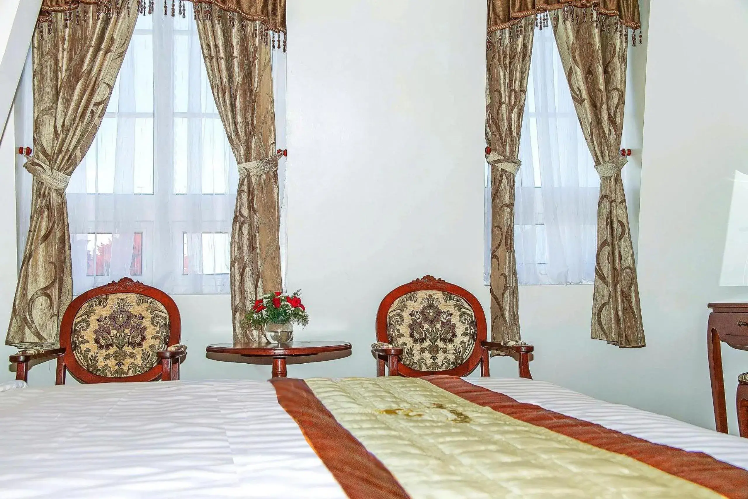 Bed in Diamond Hotel Bed in Diamond Hotel