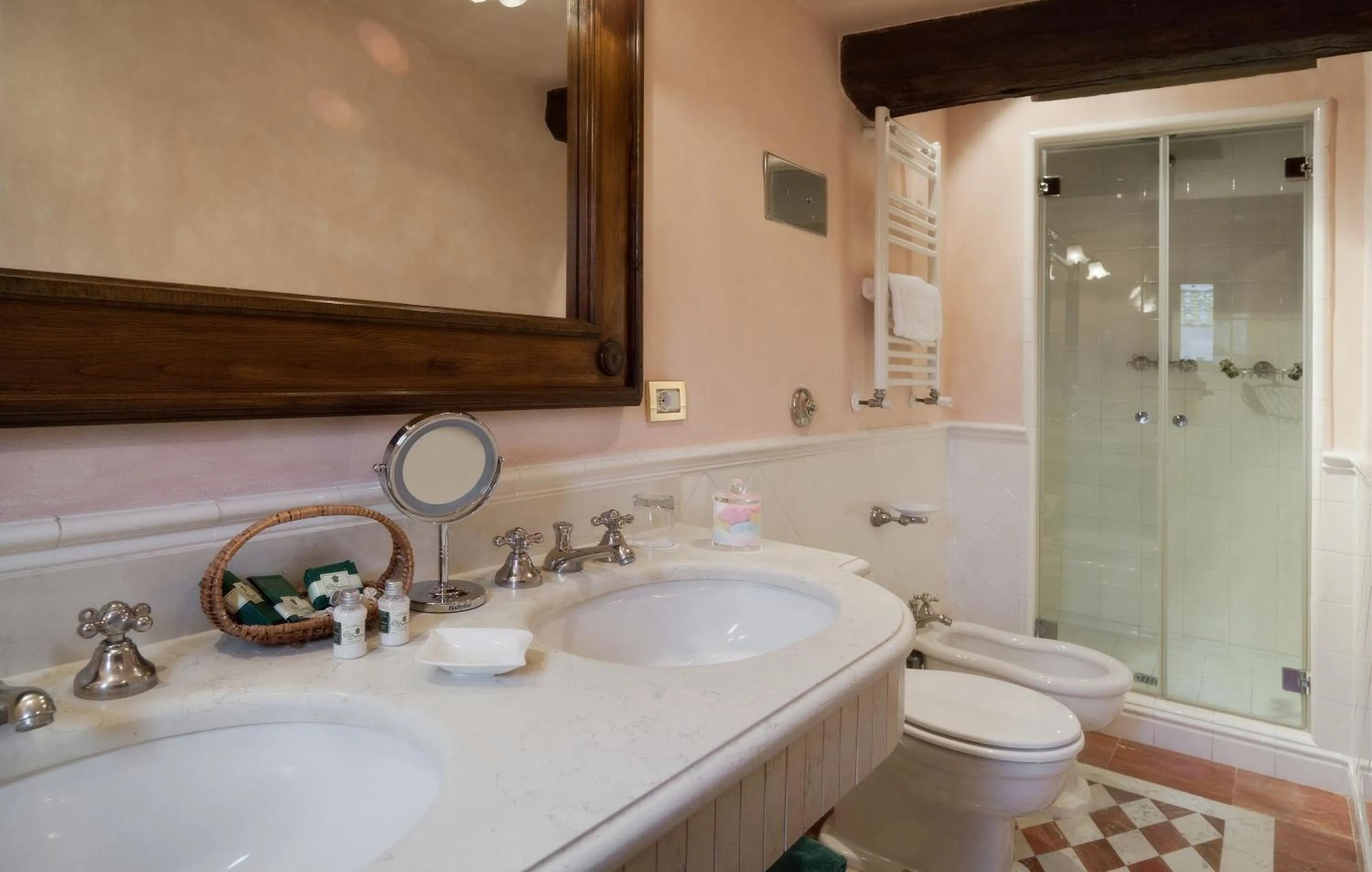 Bathroom in Castello di Spaltenna Exclusive Resort & Spa