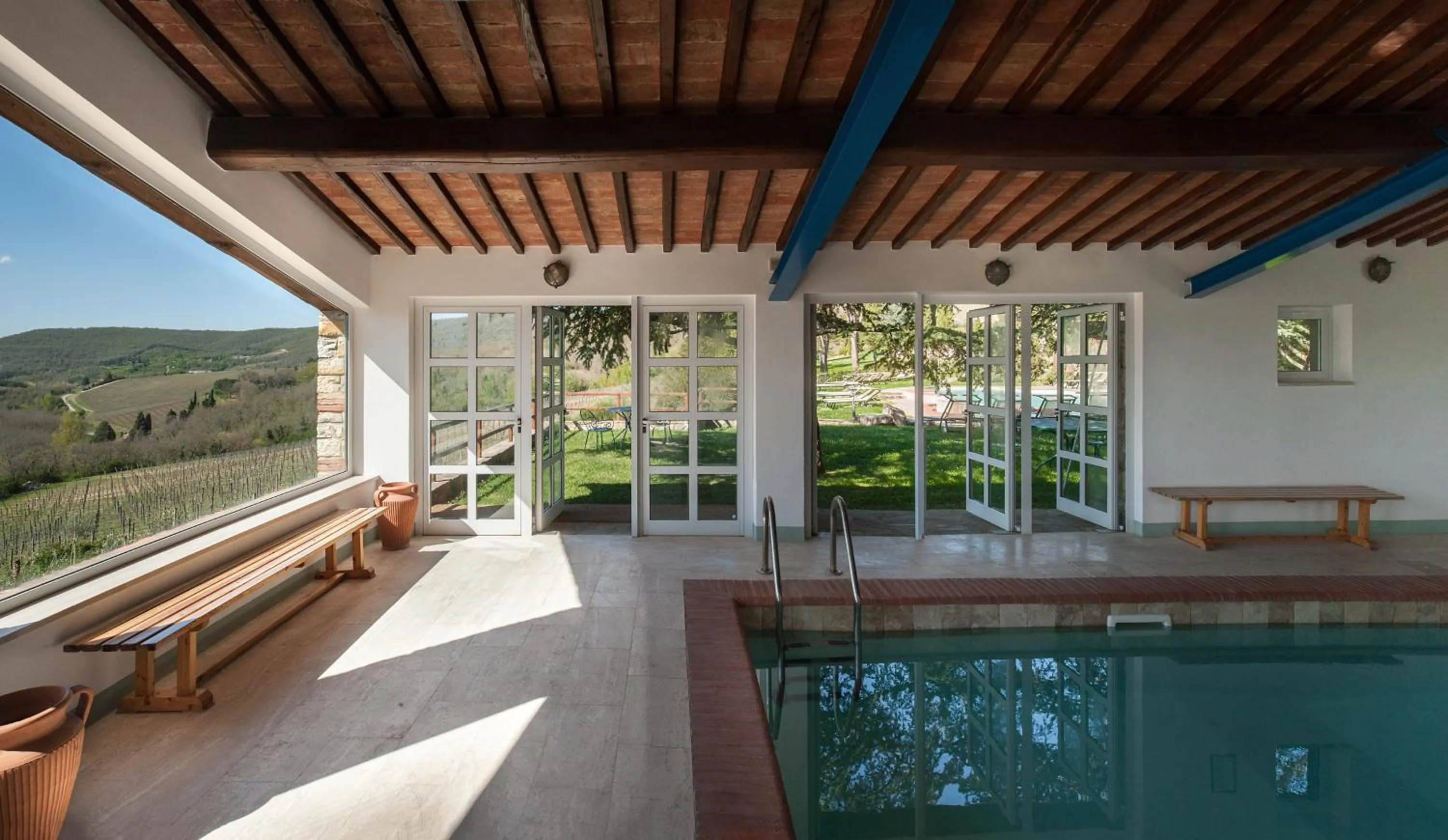 Swimming pool in Castello di Spaltenna Exclusive Resort & Spa