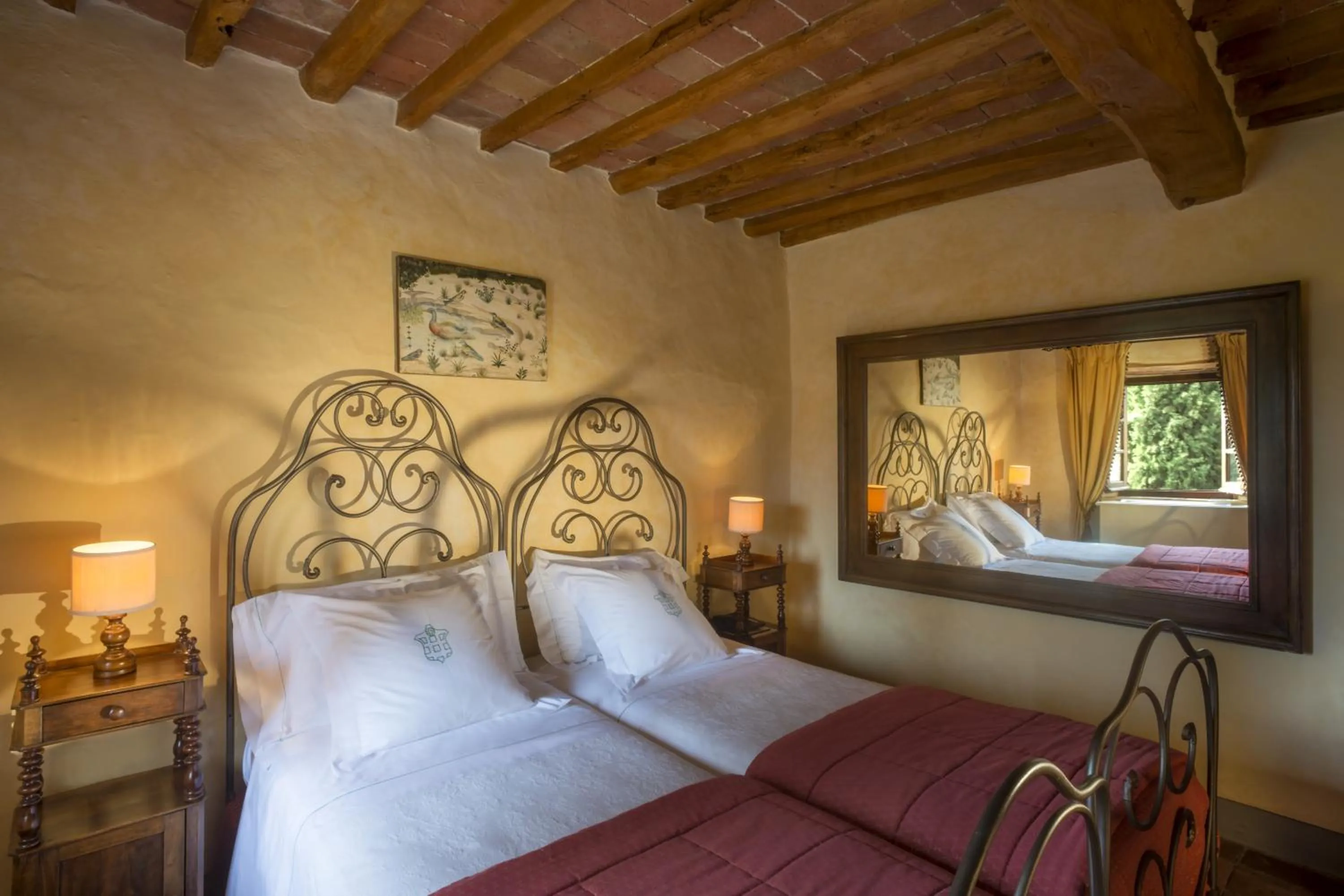 Bed in Castello di Spaltenna Exclusive Resort & Spa