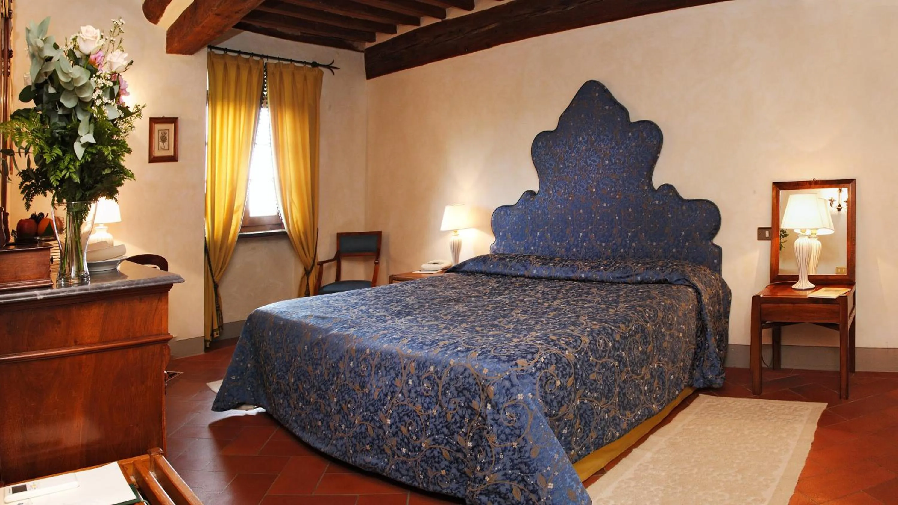 Photo of the whole room, Bed in Castello di Spaltenna Exclusive Resort & Spa