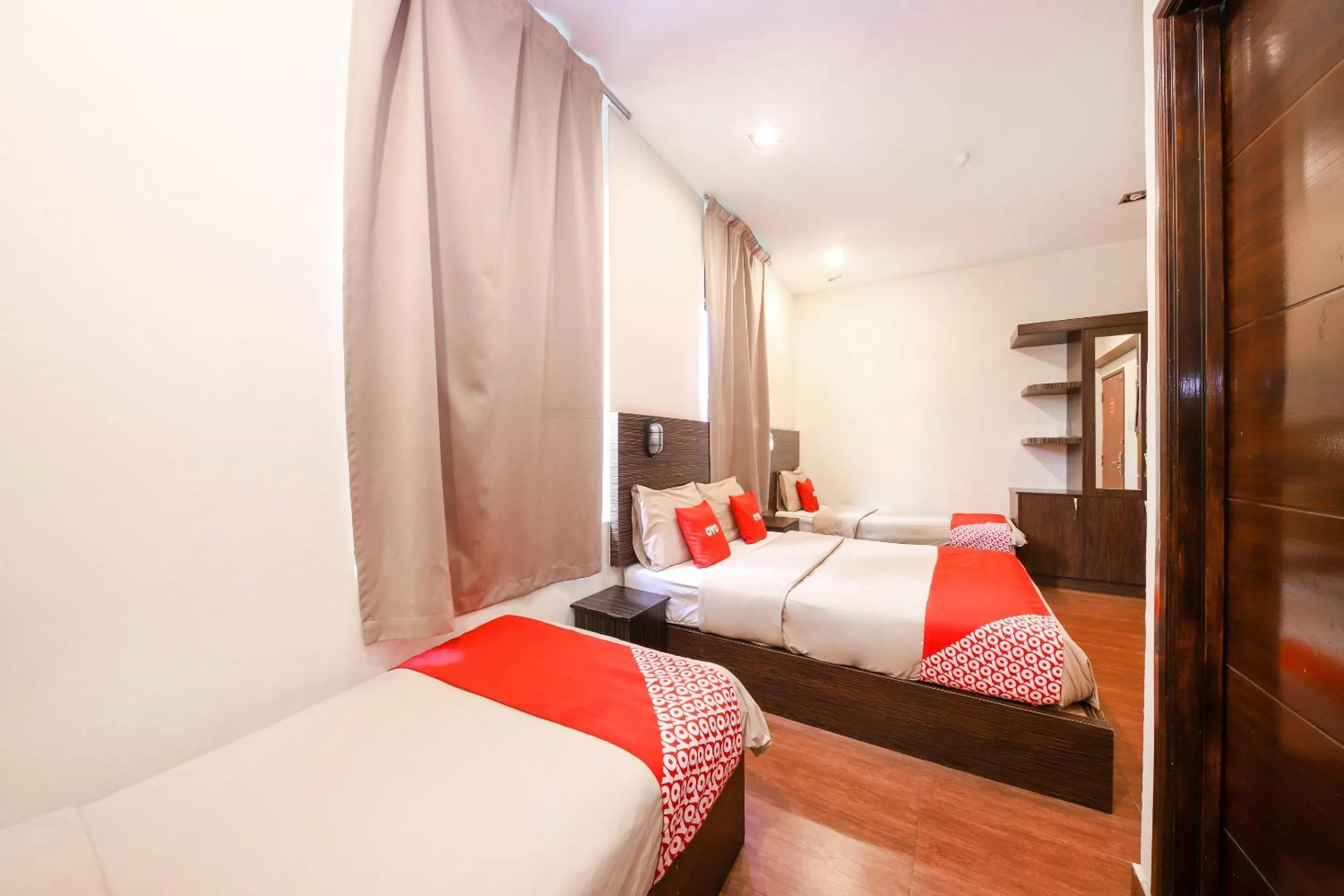 Bedroom in OYO 108 Golden Palace Hotel