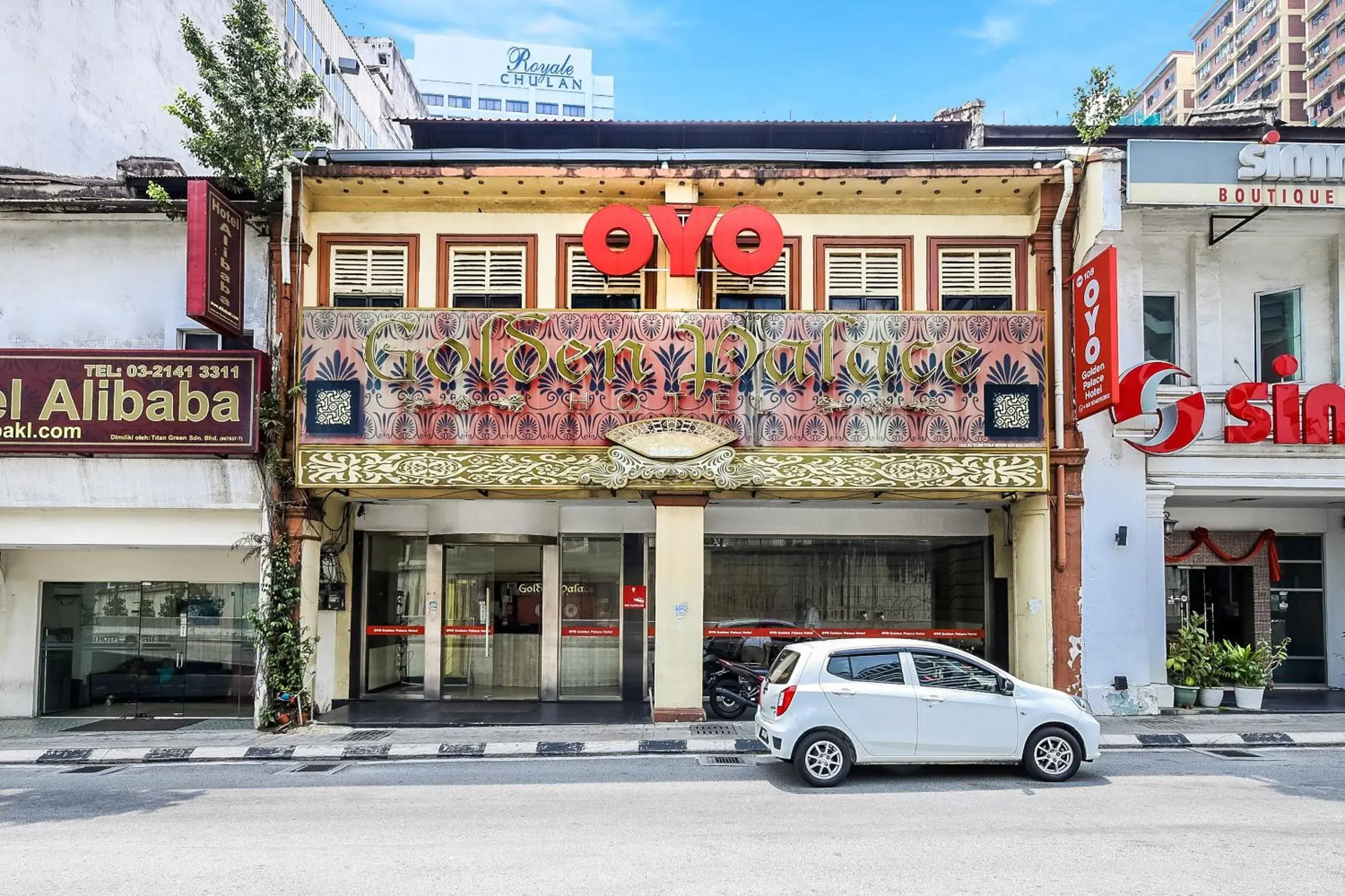 Facade/entrance in OYO 108 Golden Palace Hotel