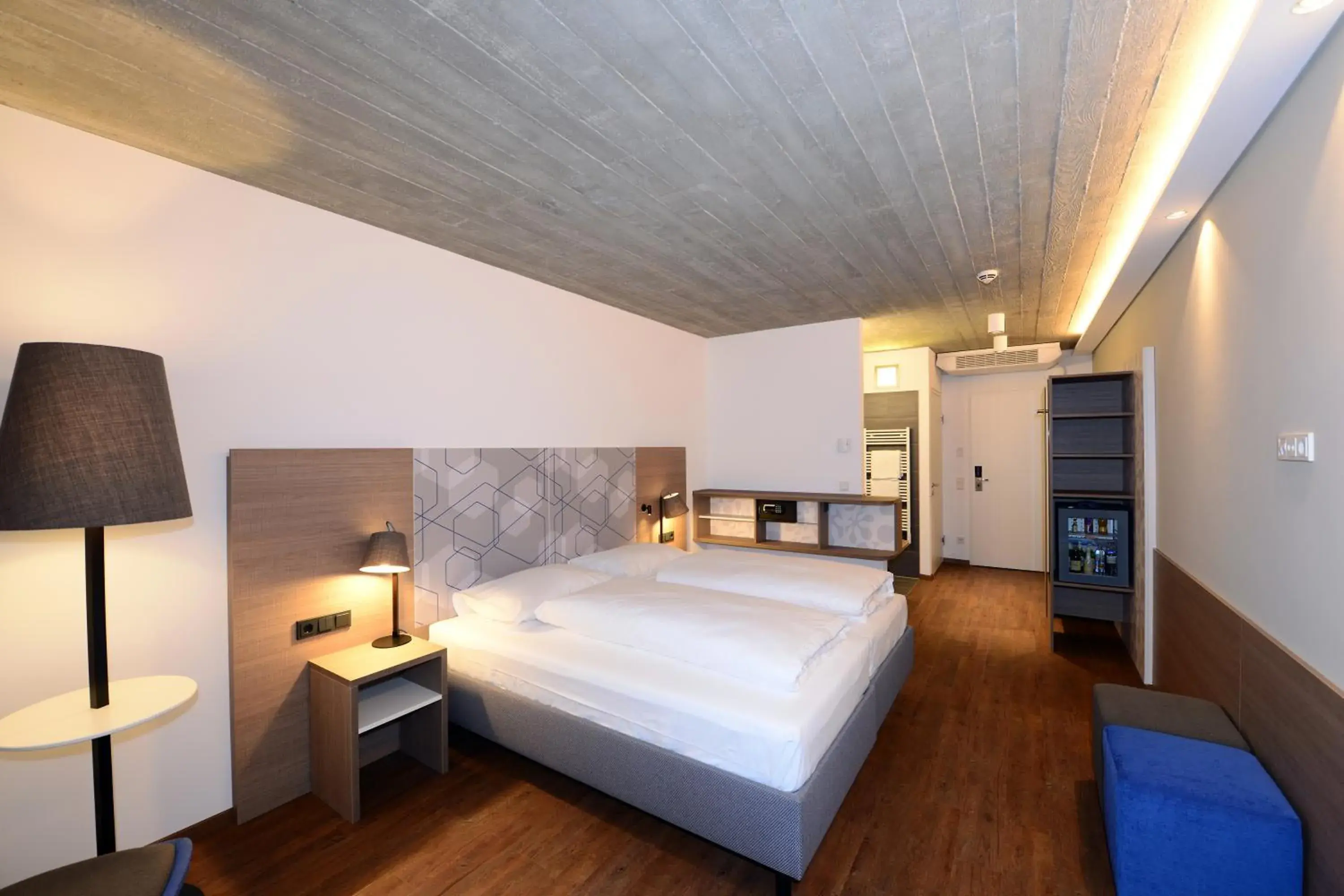 Photo of the whole room, Bed in arte Hotel Kufstein Photo of the whole room, Bed in arte Hotel Kufstein