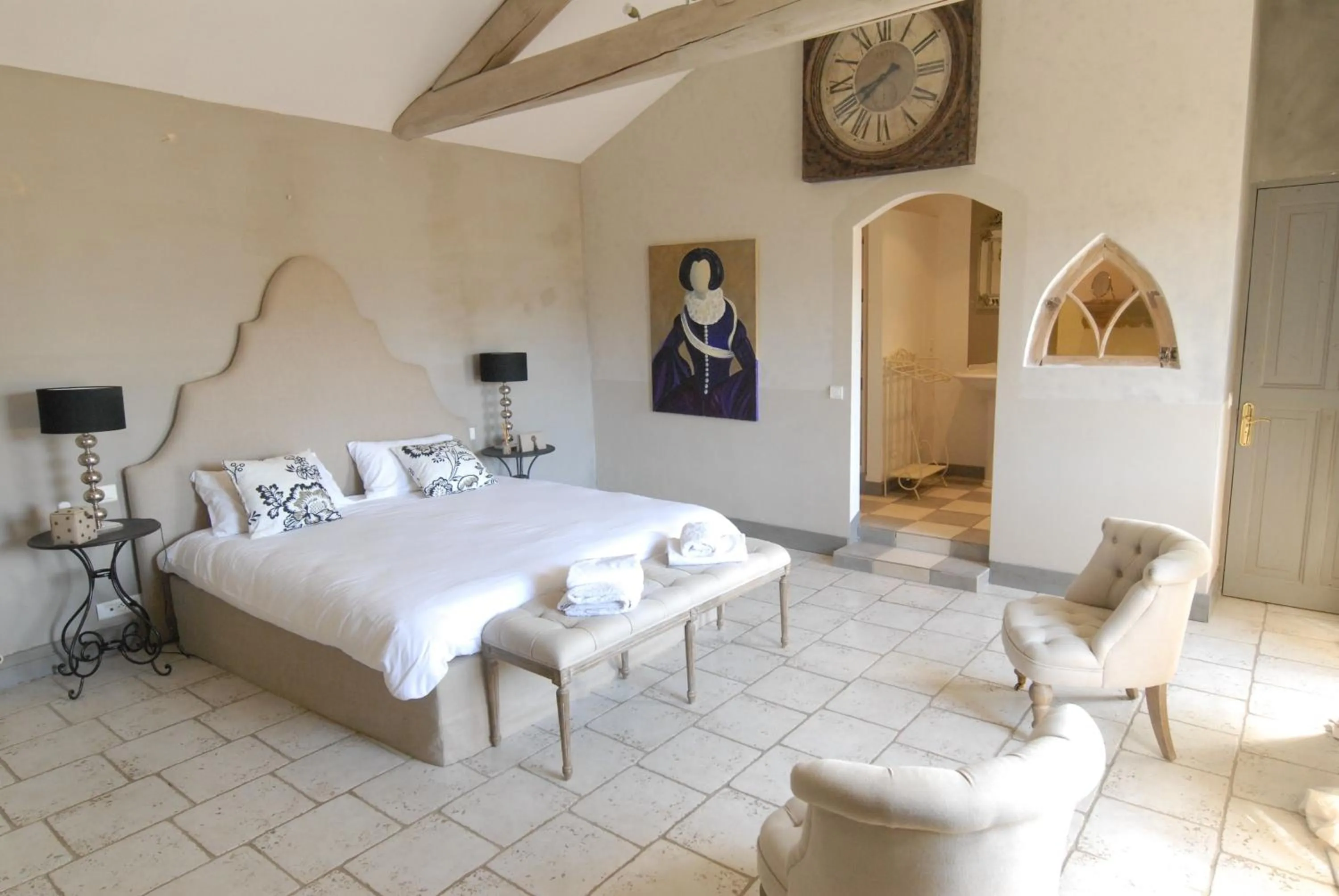 Bathroom, Bed in Clos De La Fontaine