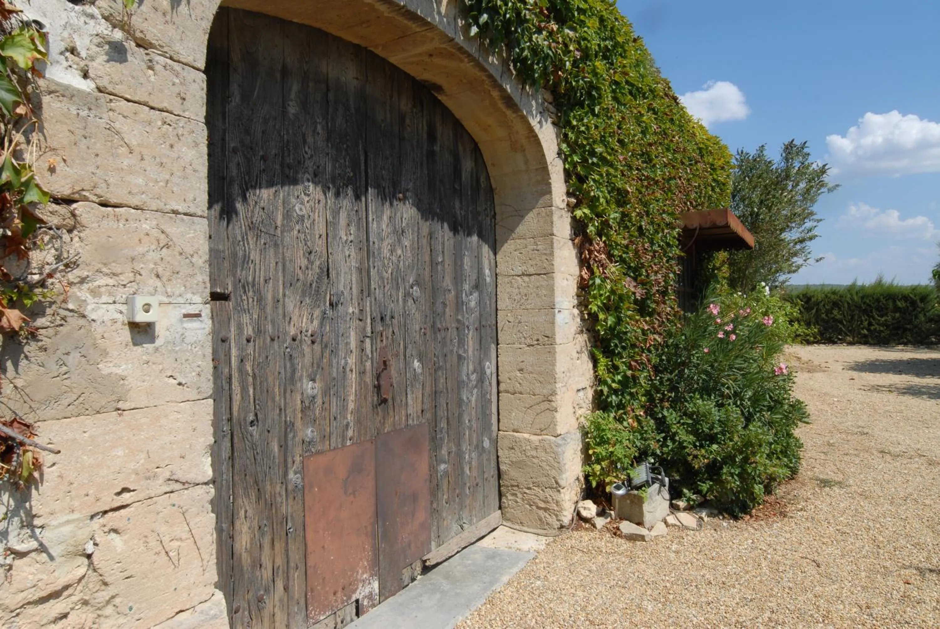 Facade/entrance in Clos De La Fontaine
