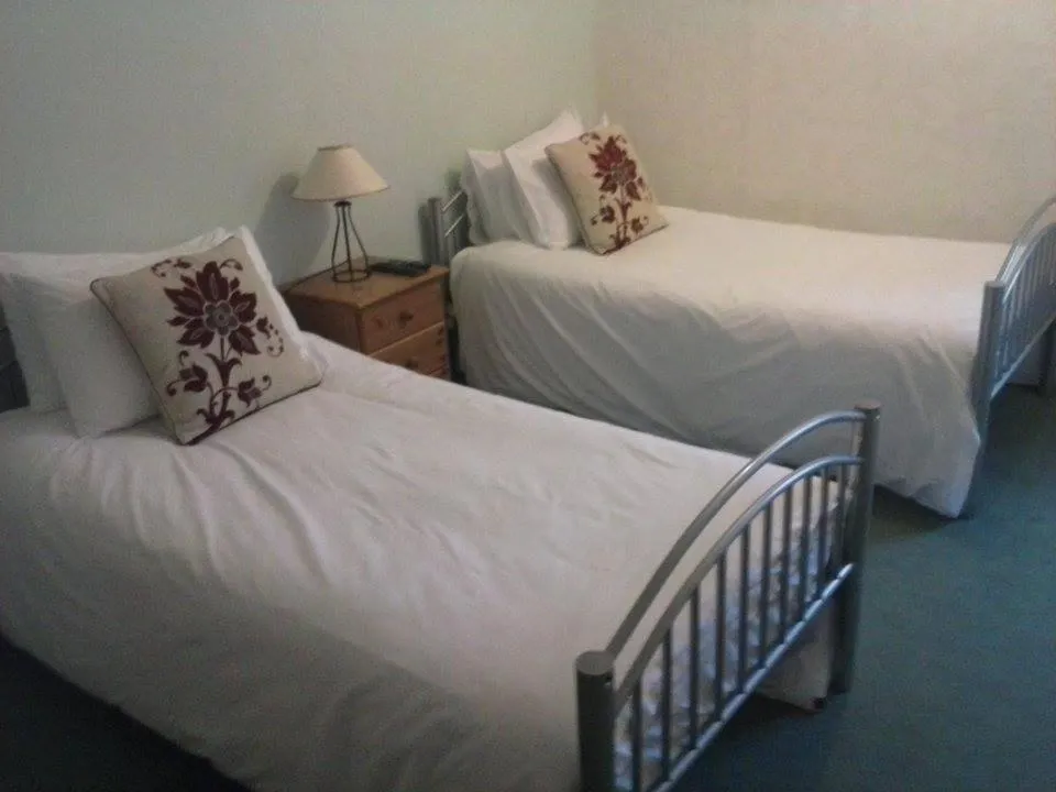 Bedroom, Bed in Lochgair Hotel