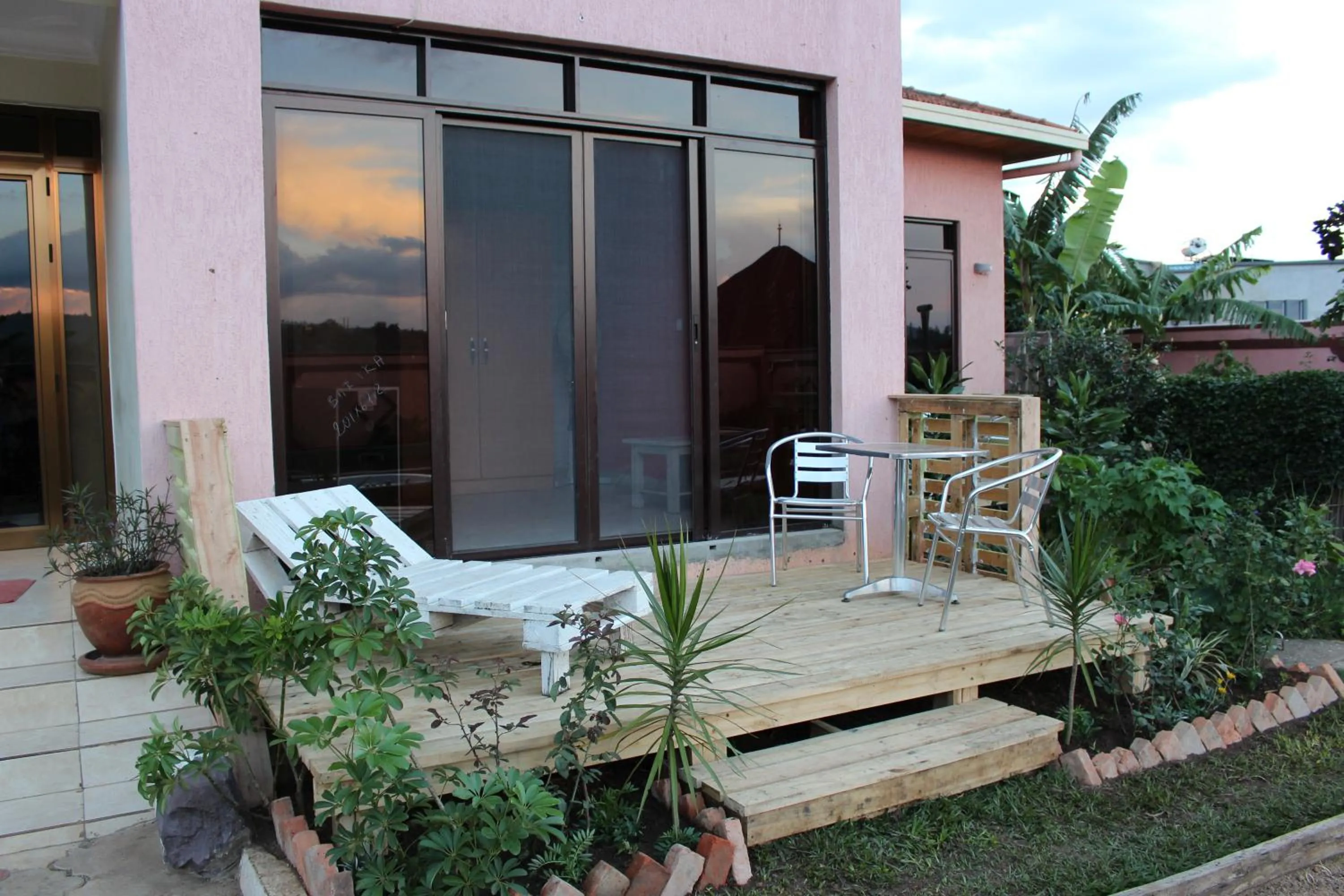 Garden view in Umusambi B&B