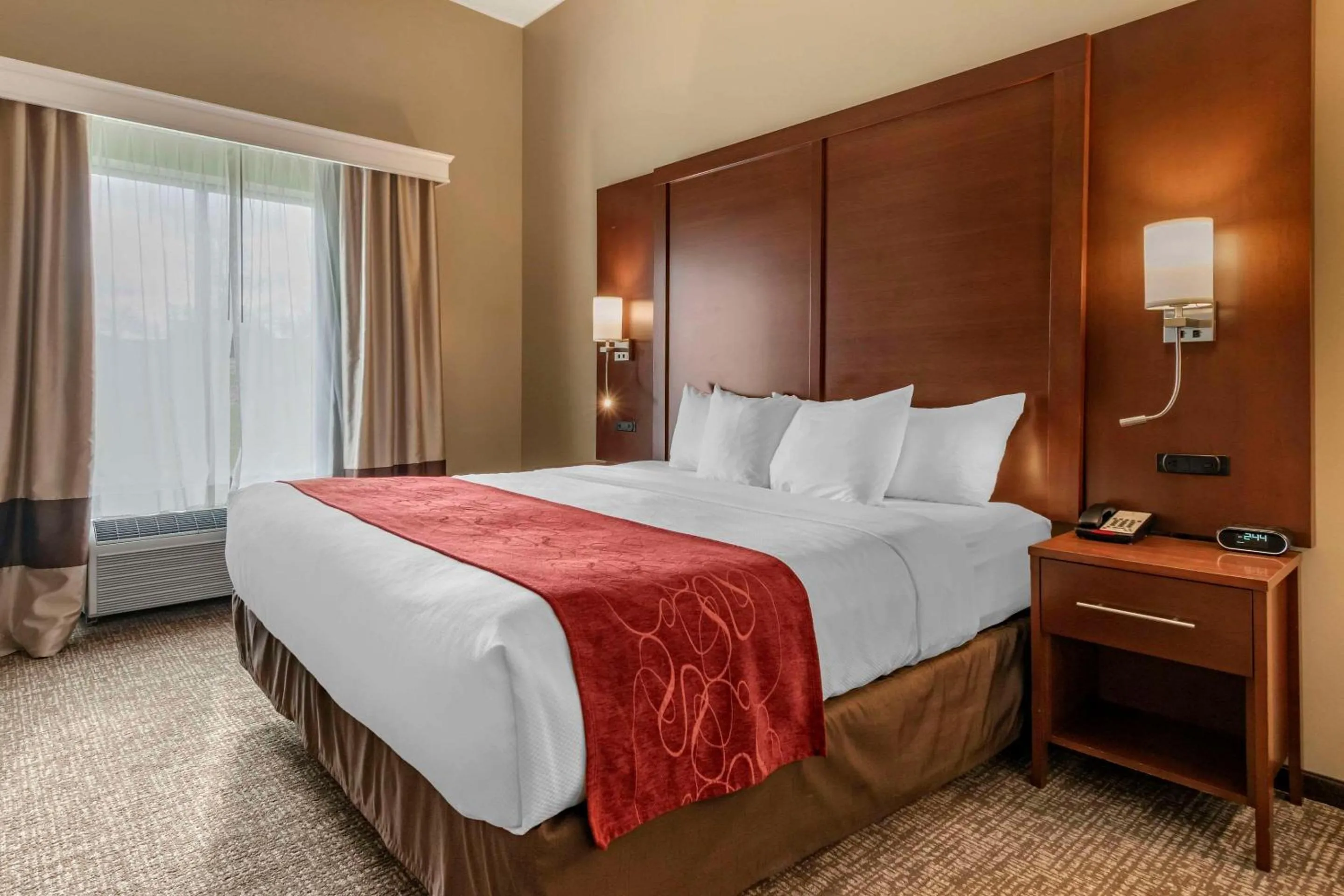 Bedroom, Bed in Comfort Suites Manheim - Lancaster