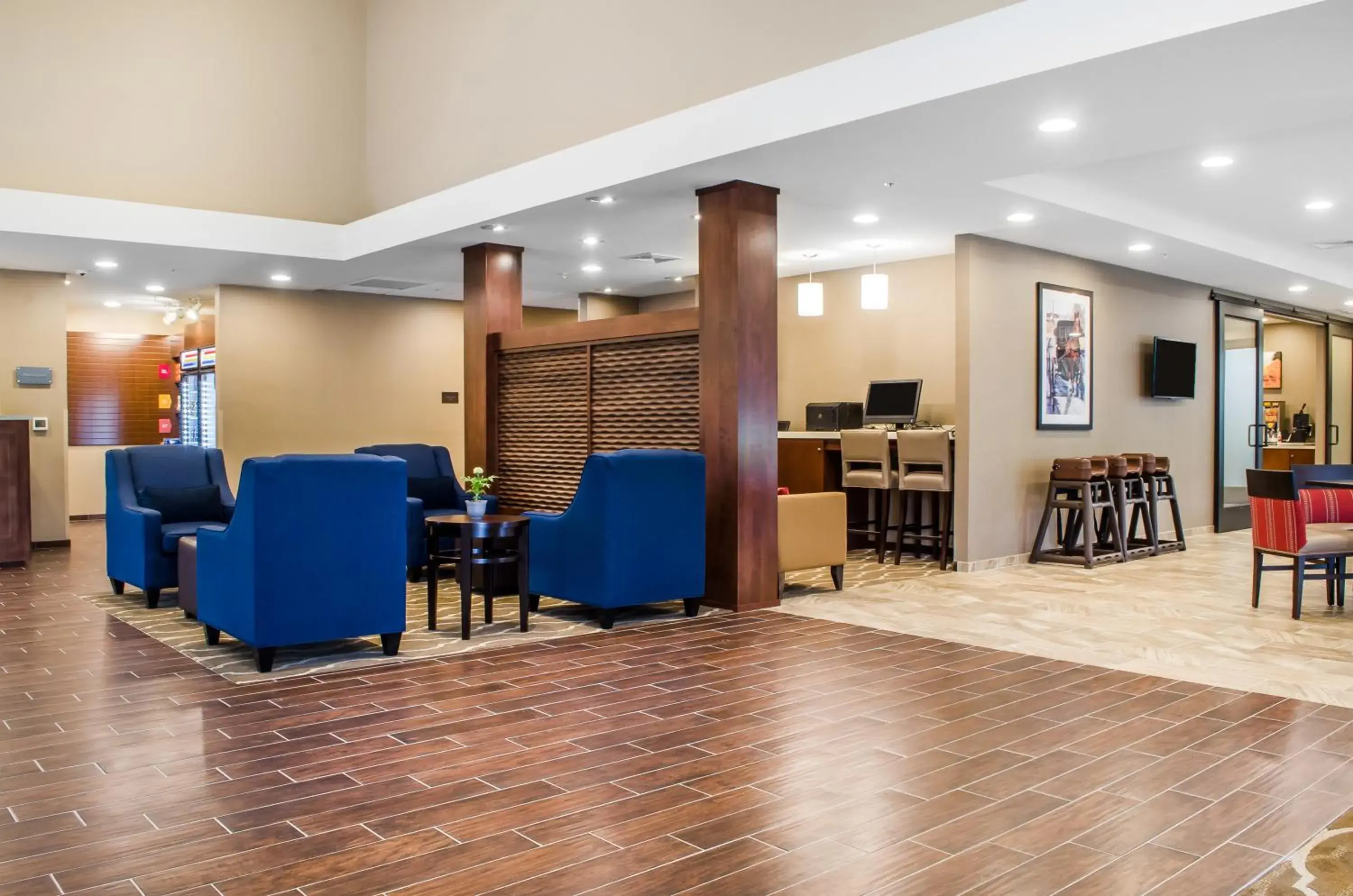 Lobby or reception in Comfort Suites Manheim - Lancaster Lobby or reception in Comfort Suites Manheim - Lancaster