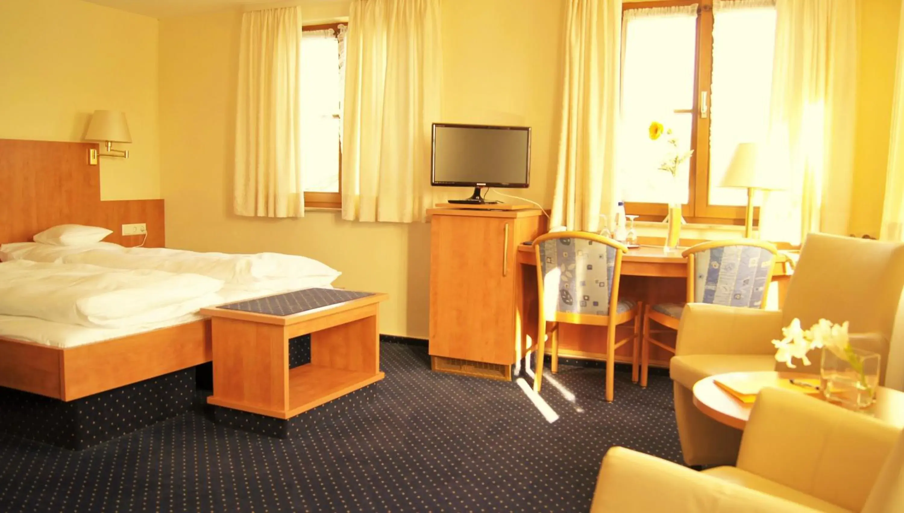 Double Room in Hotel Gasthof Kreuz Double Room in Hotel Gasthof Kreuz