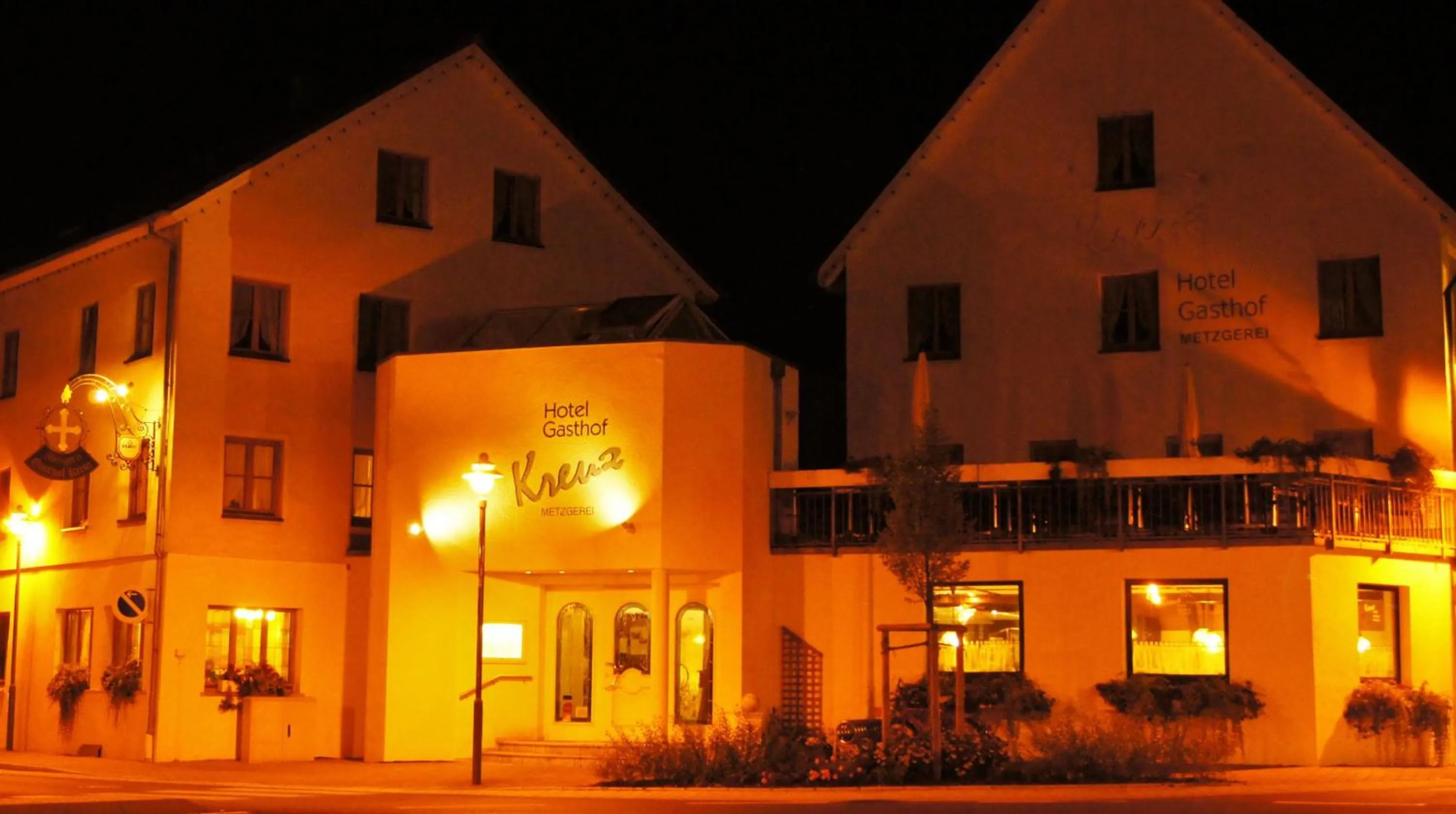 Property building in Hotel Gasthof Kreuz
