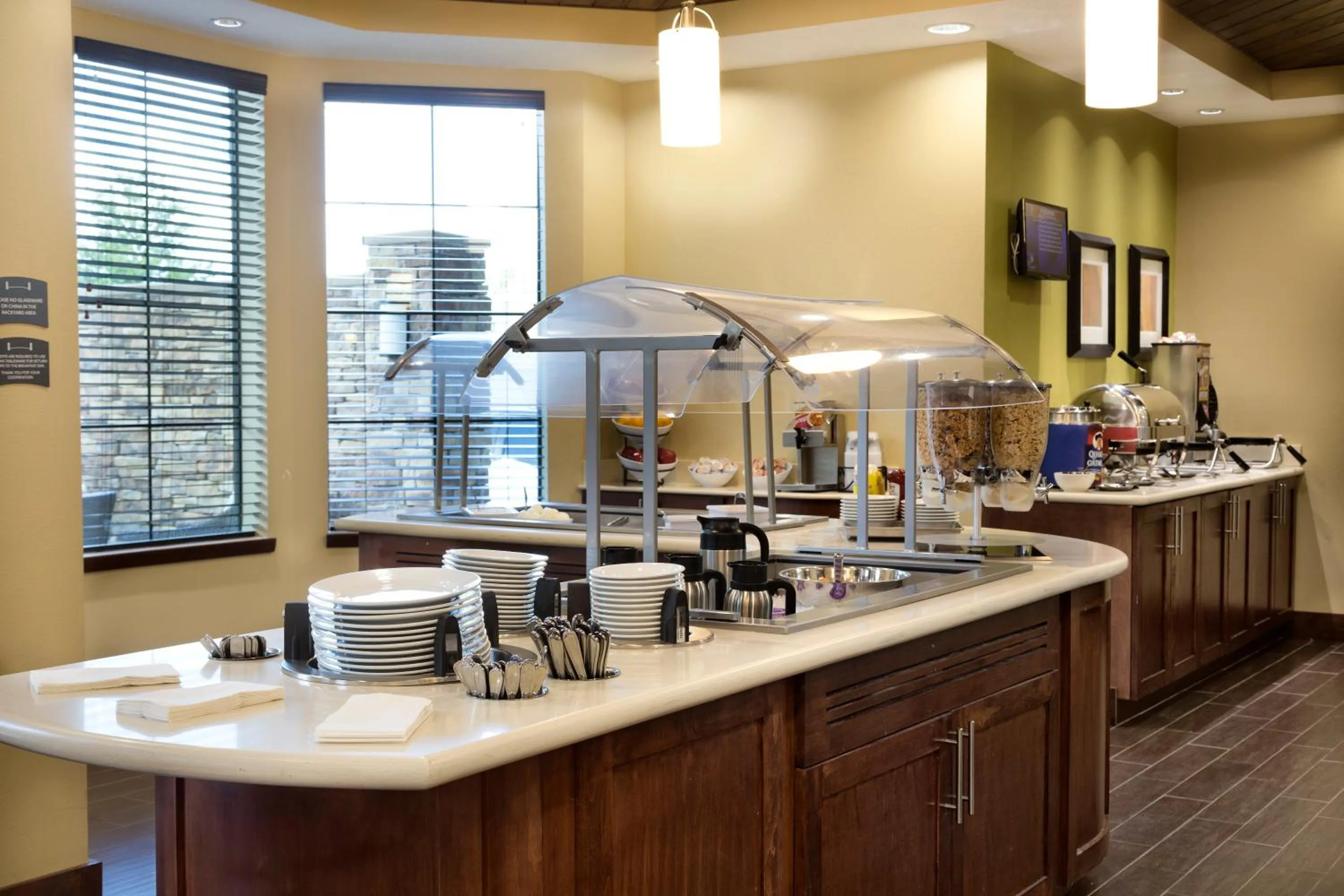 Restaurant/places to eat in Staybridge Suites Orlando at SeaWorld by IHG - Free Breakfast & Shuttle to SeaWorld Parks