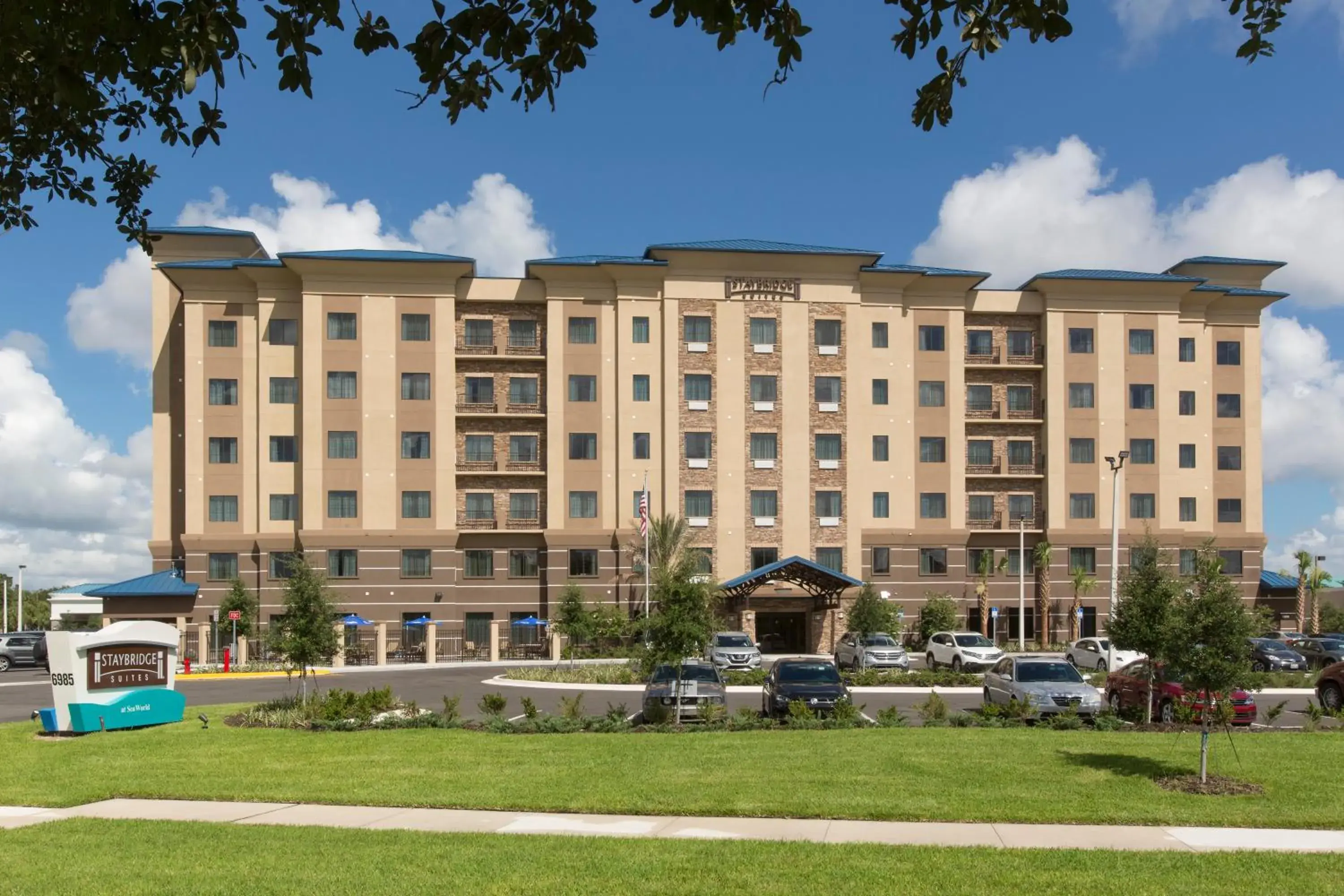 Property building in Staybridge Suites Orlando at SeaWorld by IHG - Free Breakfast & Shuttle to SeaWorld Parks Property building in Staybridge Suites Orlando at SeaWorld by IHG - Free Breakfast & Shuttle to SeaWorld Parks