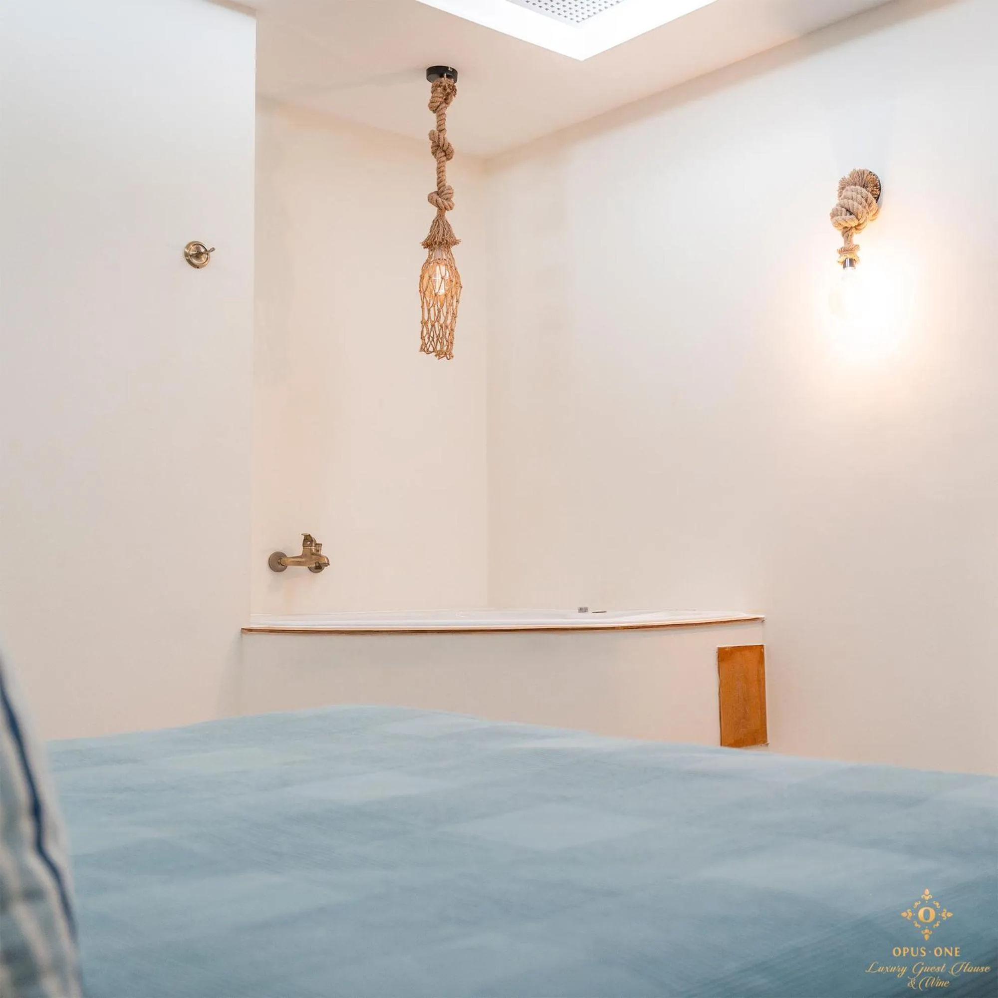 Opus One Luxury Guest House & Wine