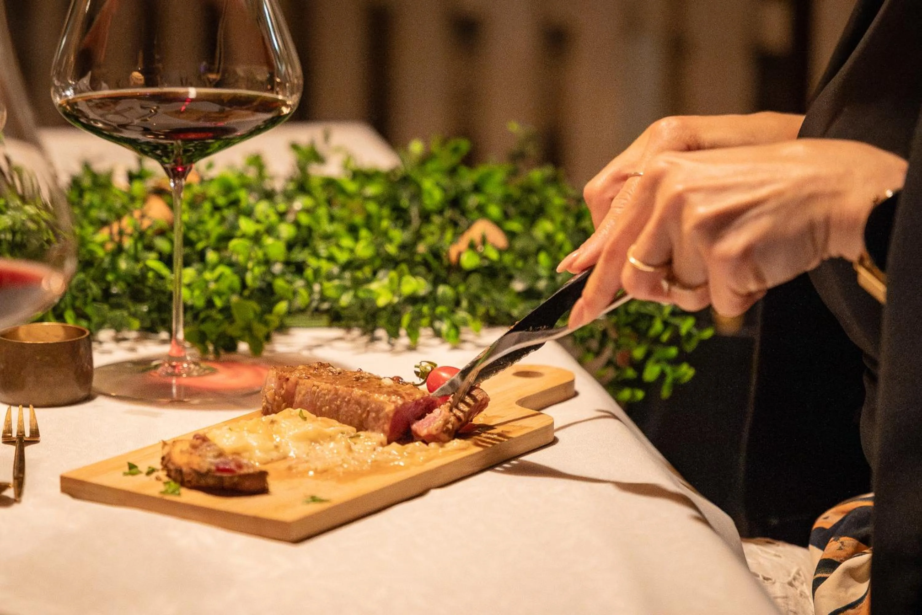 Opus One Luxury Guest House & Wine