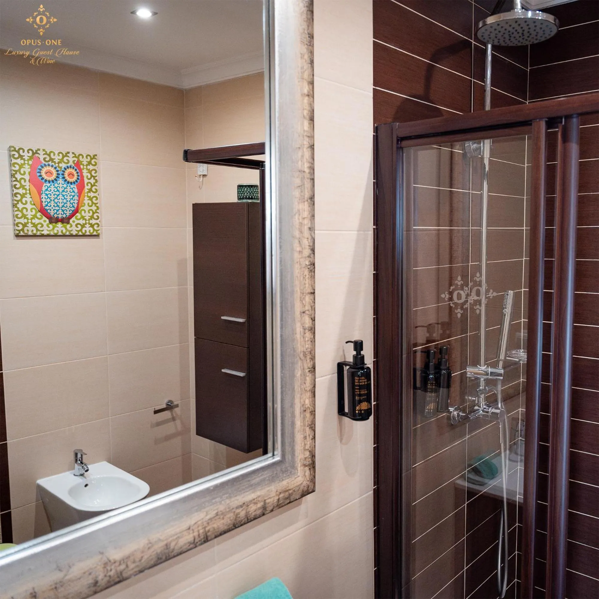 Opus One Luxury Guest House & Wine