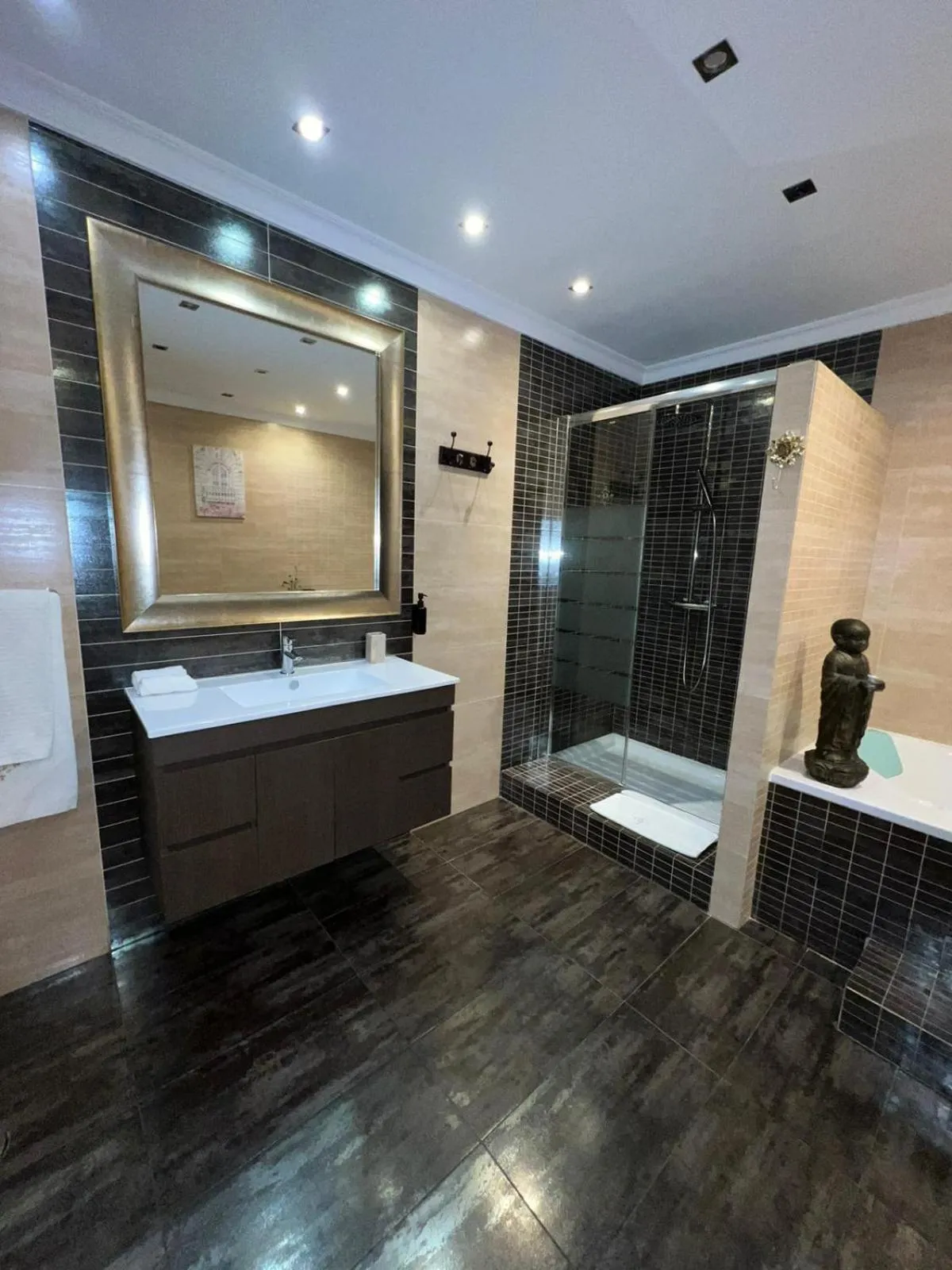 Opus One Luxury Guest House & Wine