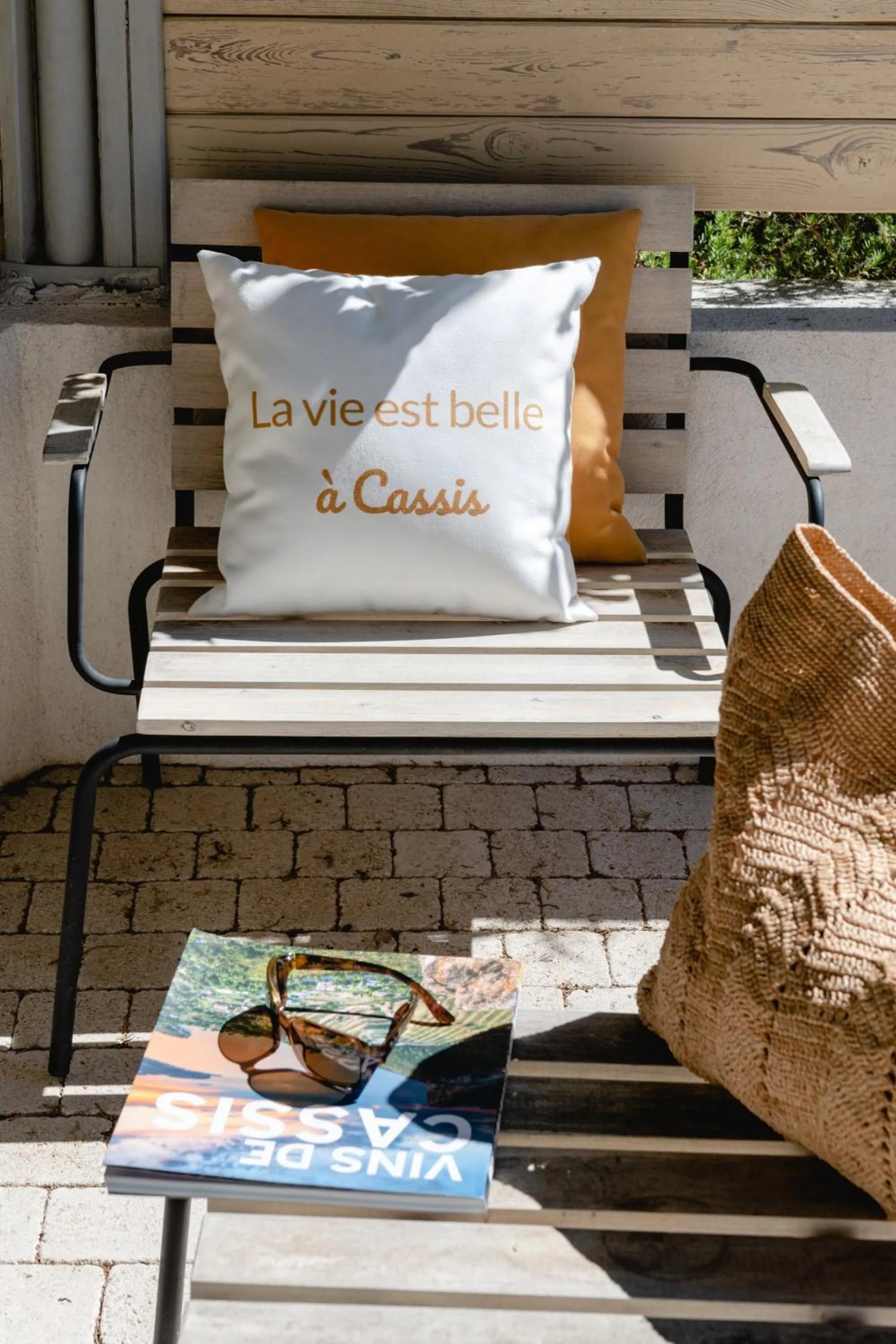 Property building in Les Volets Rouges - Hôtel Cassis - Situé dans le Parc National des Calanques