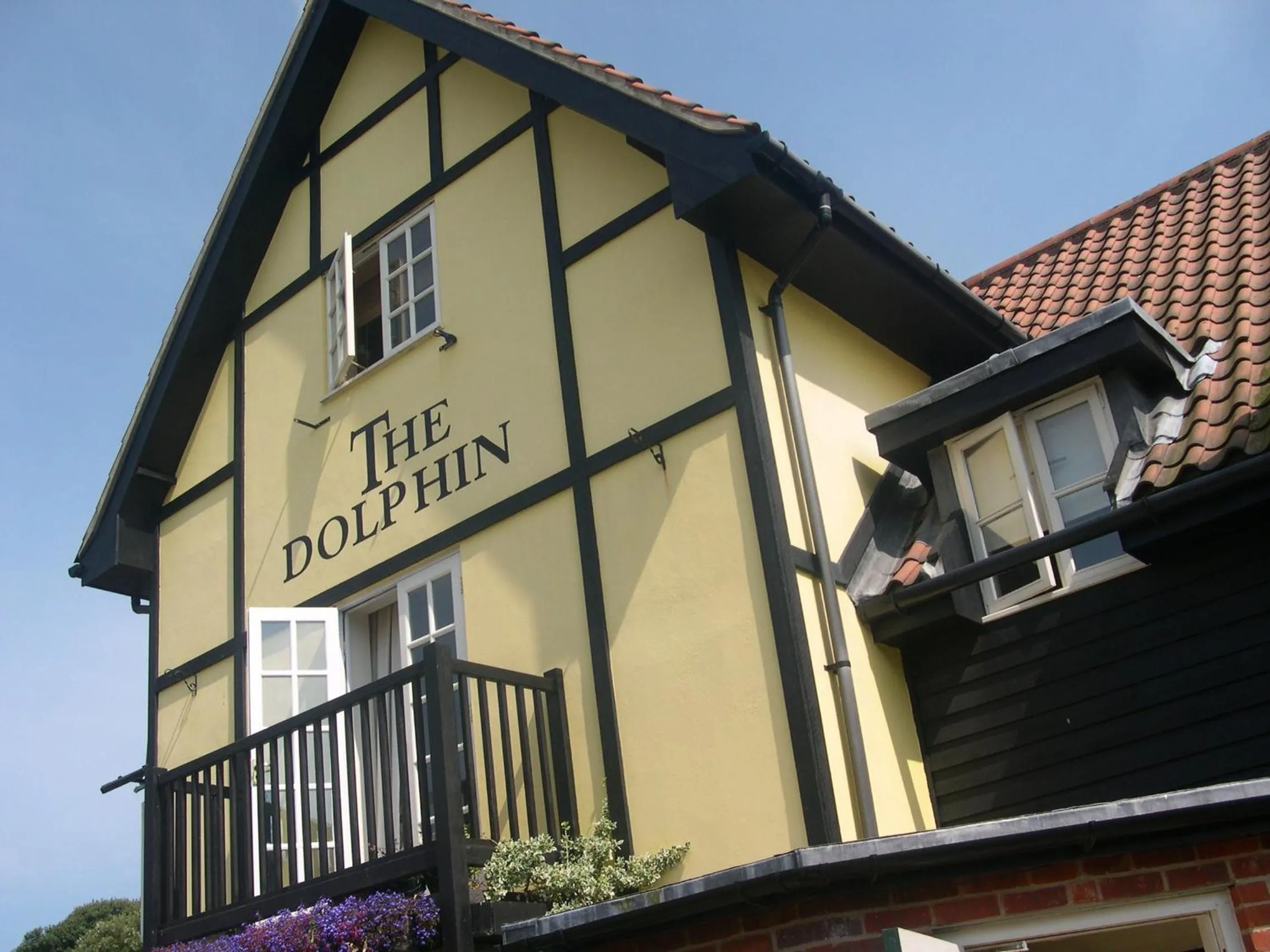 Facade/entrance in The Dolphin Inn