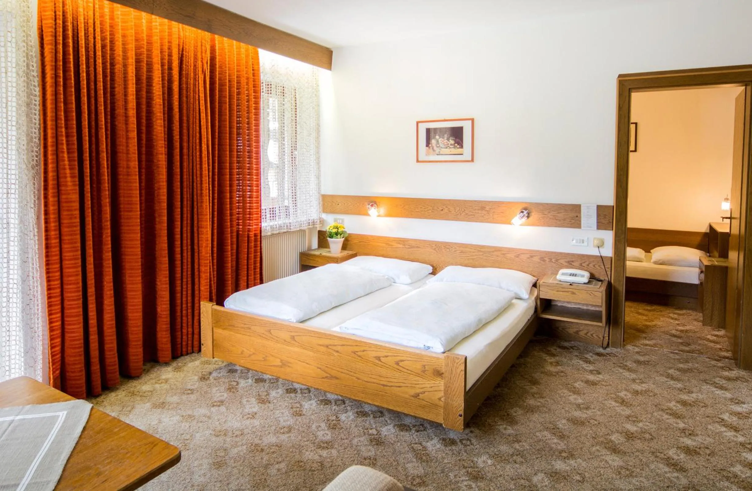 Photo of the whole room, Bed in Berghotel Kason