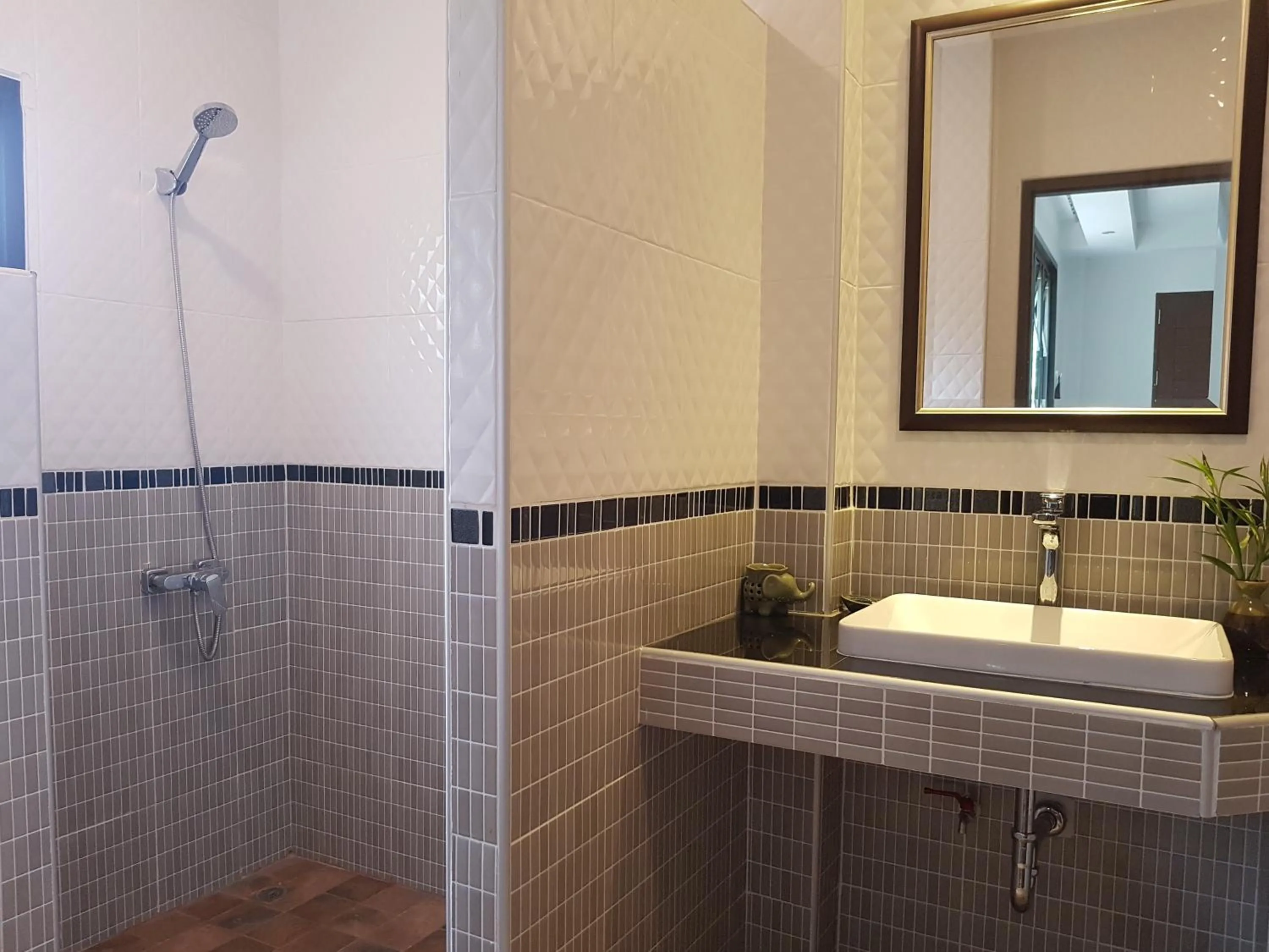 Bathroom in Balcony Villa