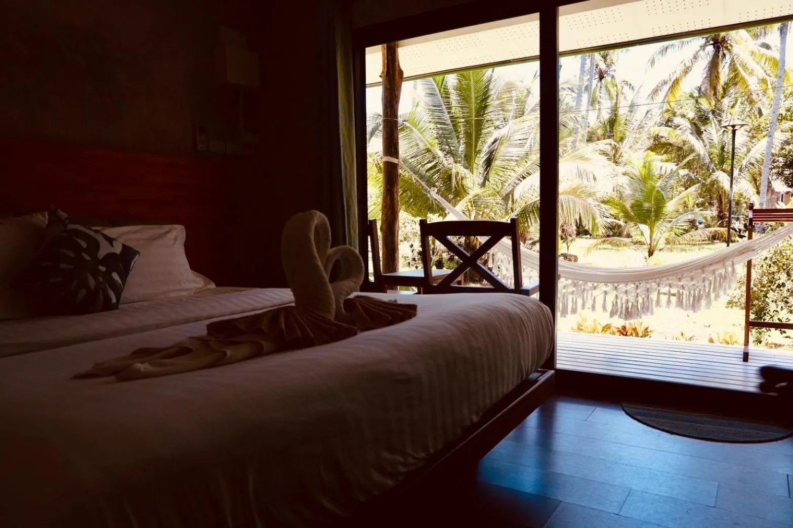 Bed in Suan Maprao Ko Kut Resort