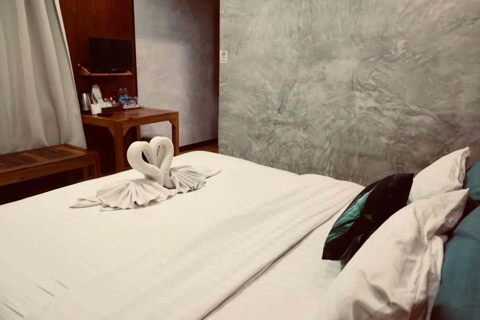 Bed in Suan Maprao Ko Kut Resort