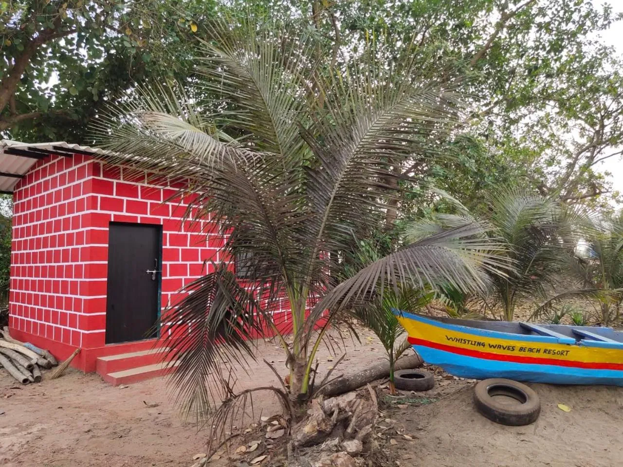 Area and facilities in Whistling Waves Beach Resort