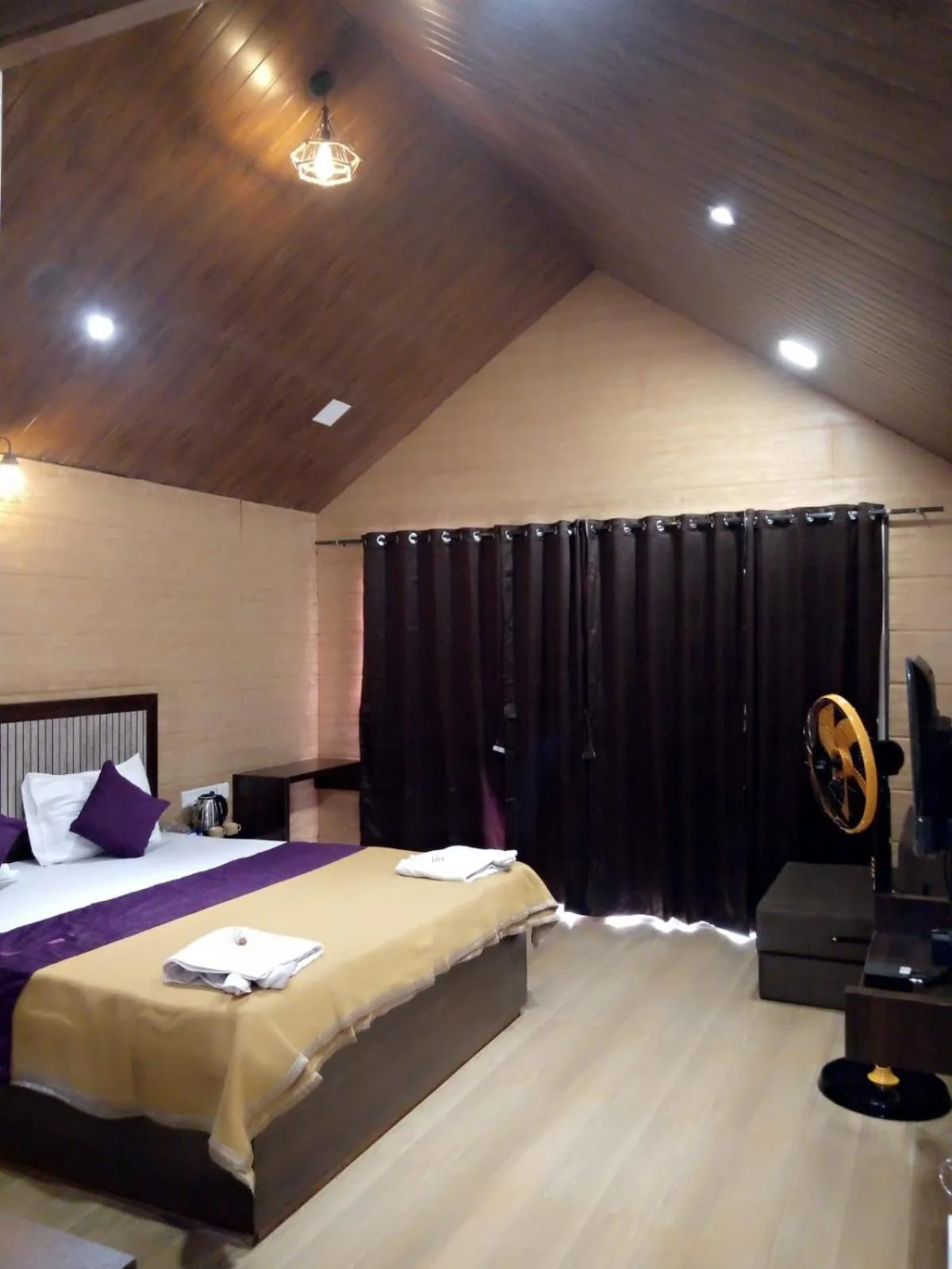 Photo of the whole room, Bed in Whistling Waves Beach Resort