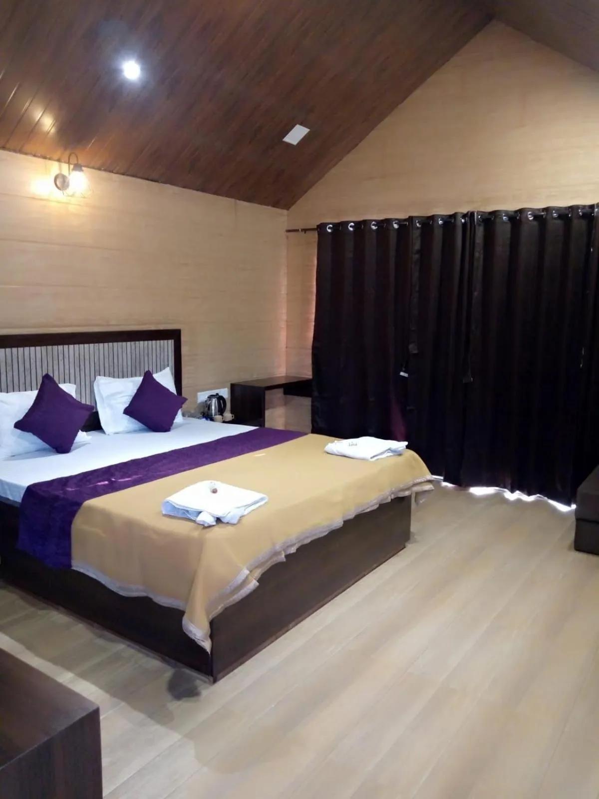 Photo of the whole room, Bed in Whistling Waves Beach Resort