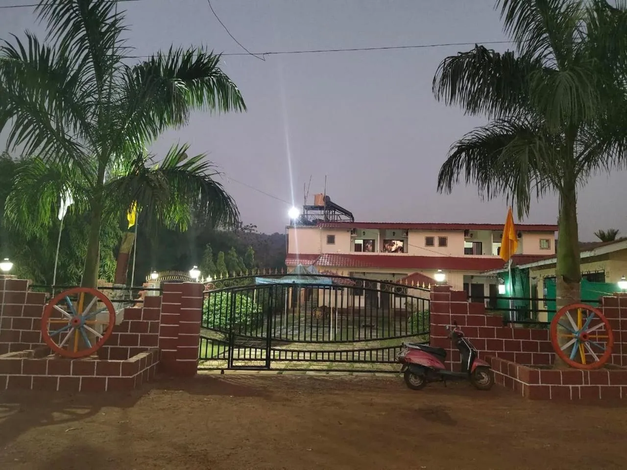 Property building in Whistling Waves Beach Resort