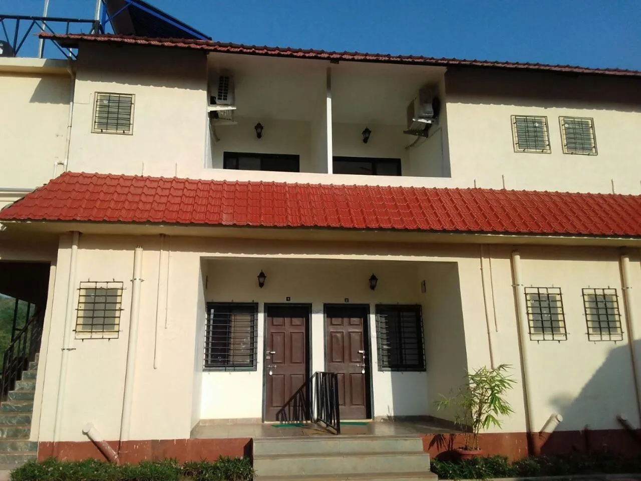 Property building in Whistling Waves Beach Resort