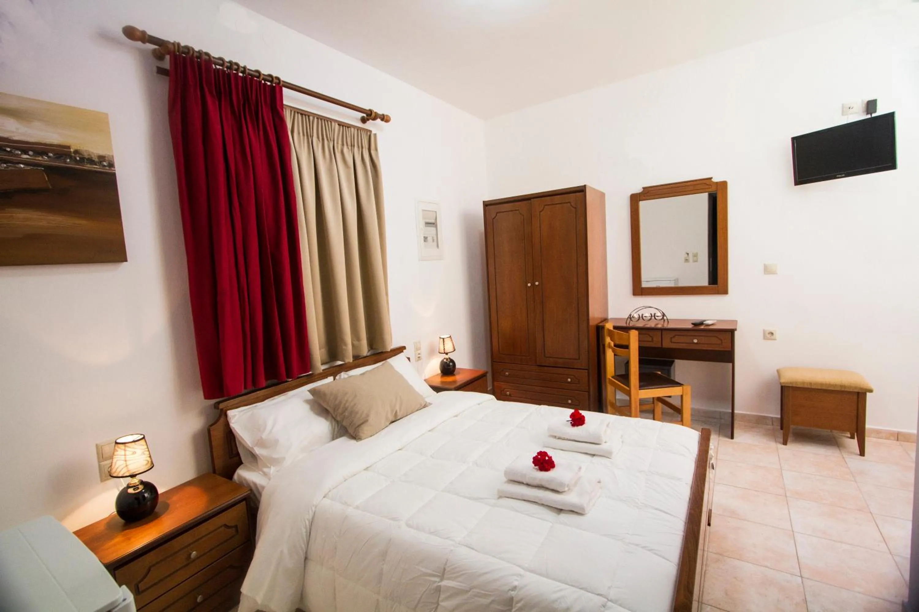 Double Room in Agarathos Rooms & Pool Kaliviani -On the road to Balos
