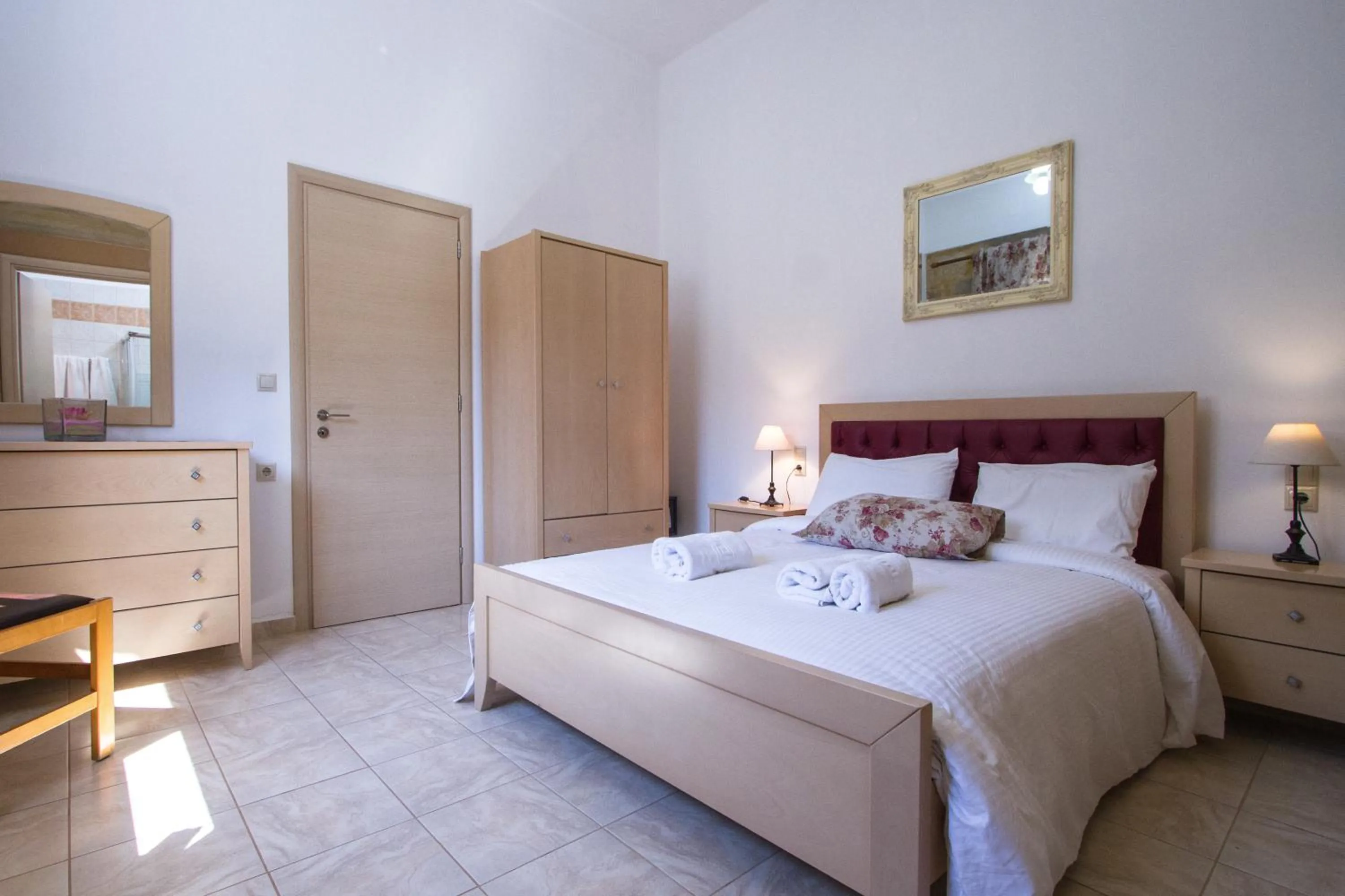 Double Room in Agarathos Rooms & Pool Kaliviani -On the road to Balos