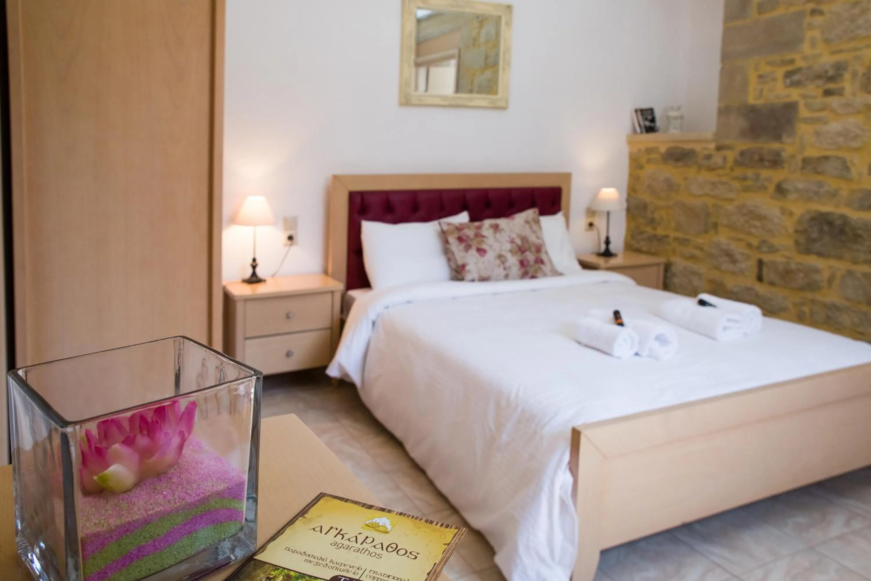 Agarathos Rooms & Pool Kaliviani -On the road to Balos