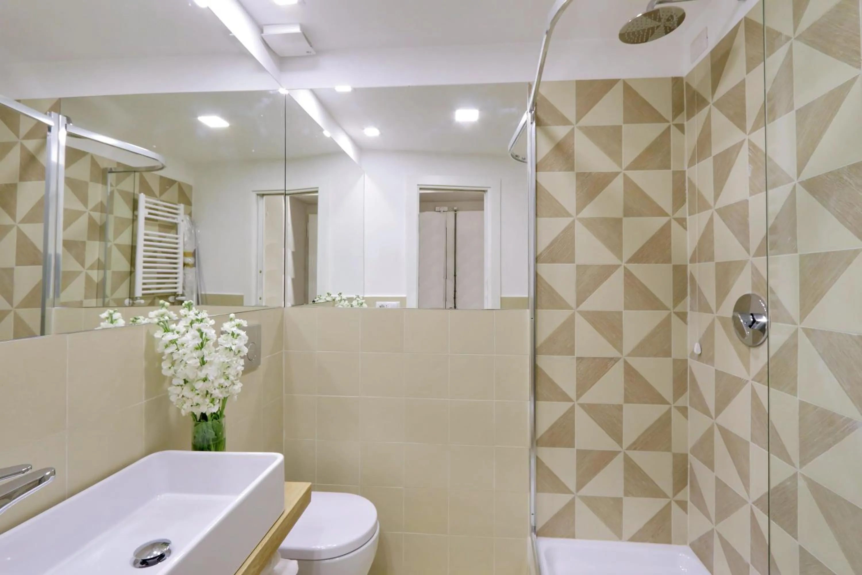 Shower in Bellezza Al Colosseo - B&B & Apts