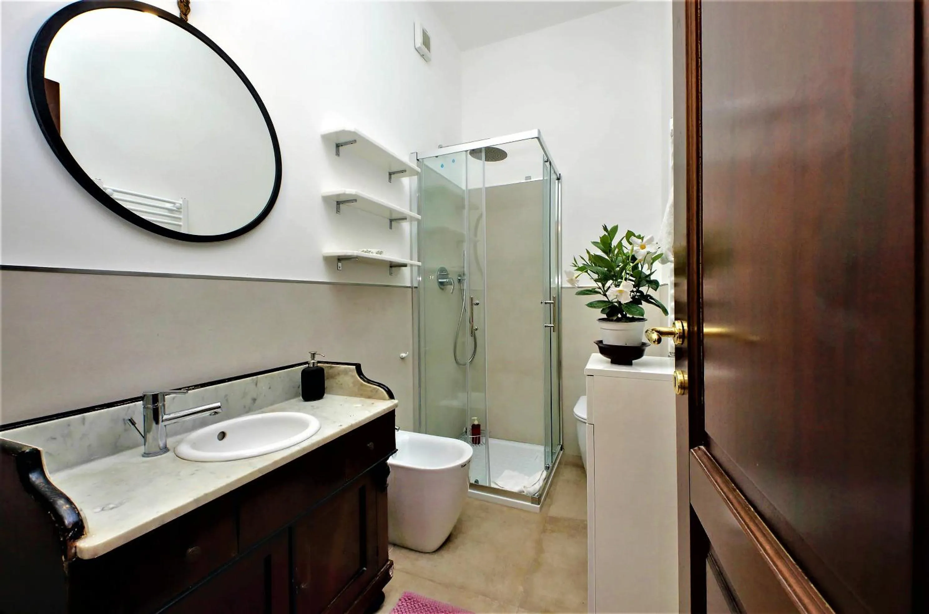 Shower in Bellezza Al Colosseo - B&B & Apts