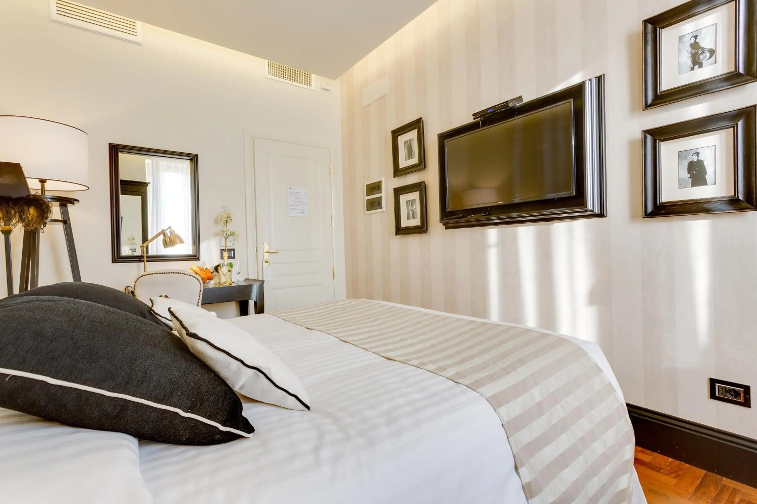 Bed in Bellezza Al Colosseo - B&B & Apts