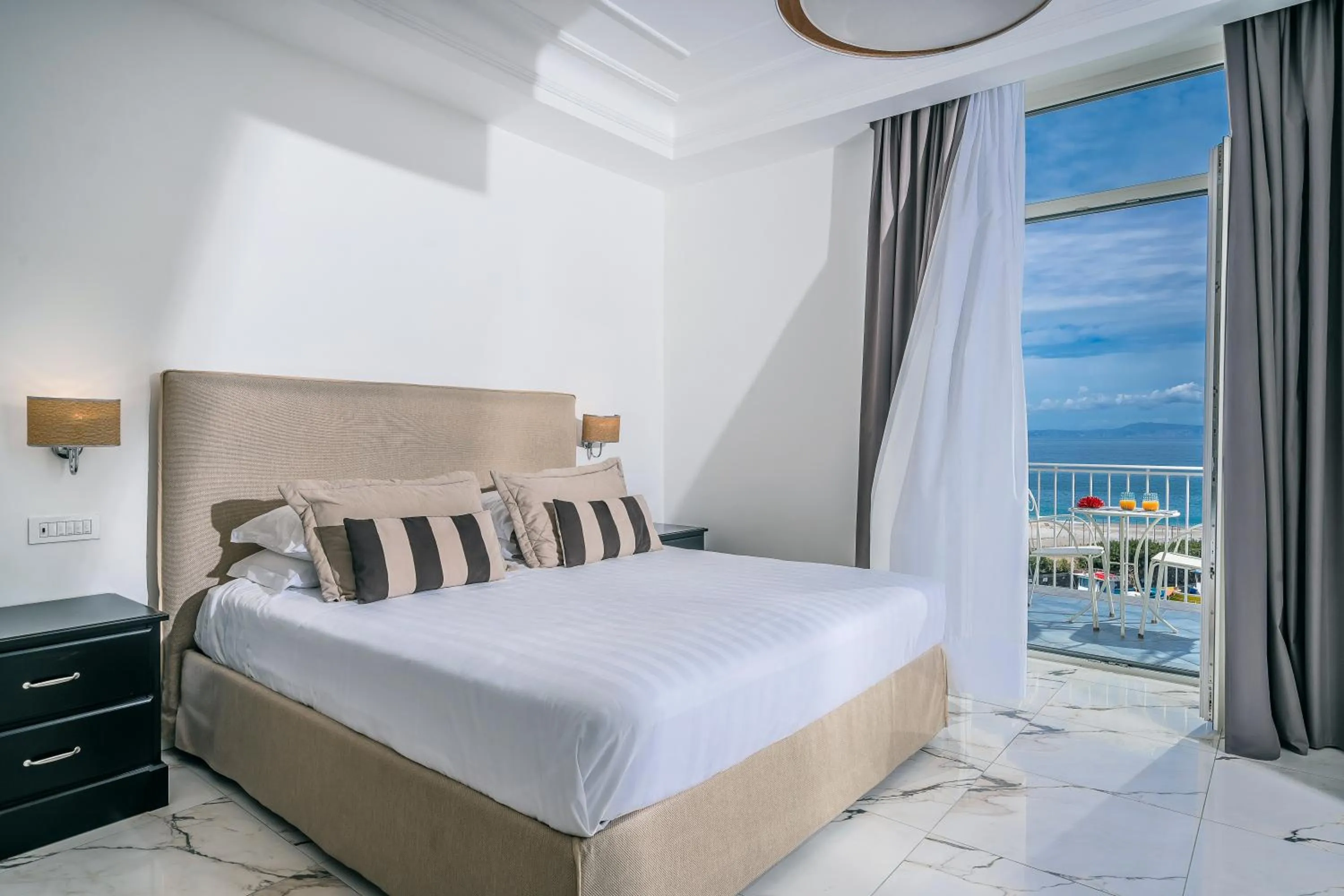 Sea view, Bed in Palazzo Murrano - Adults Only