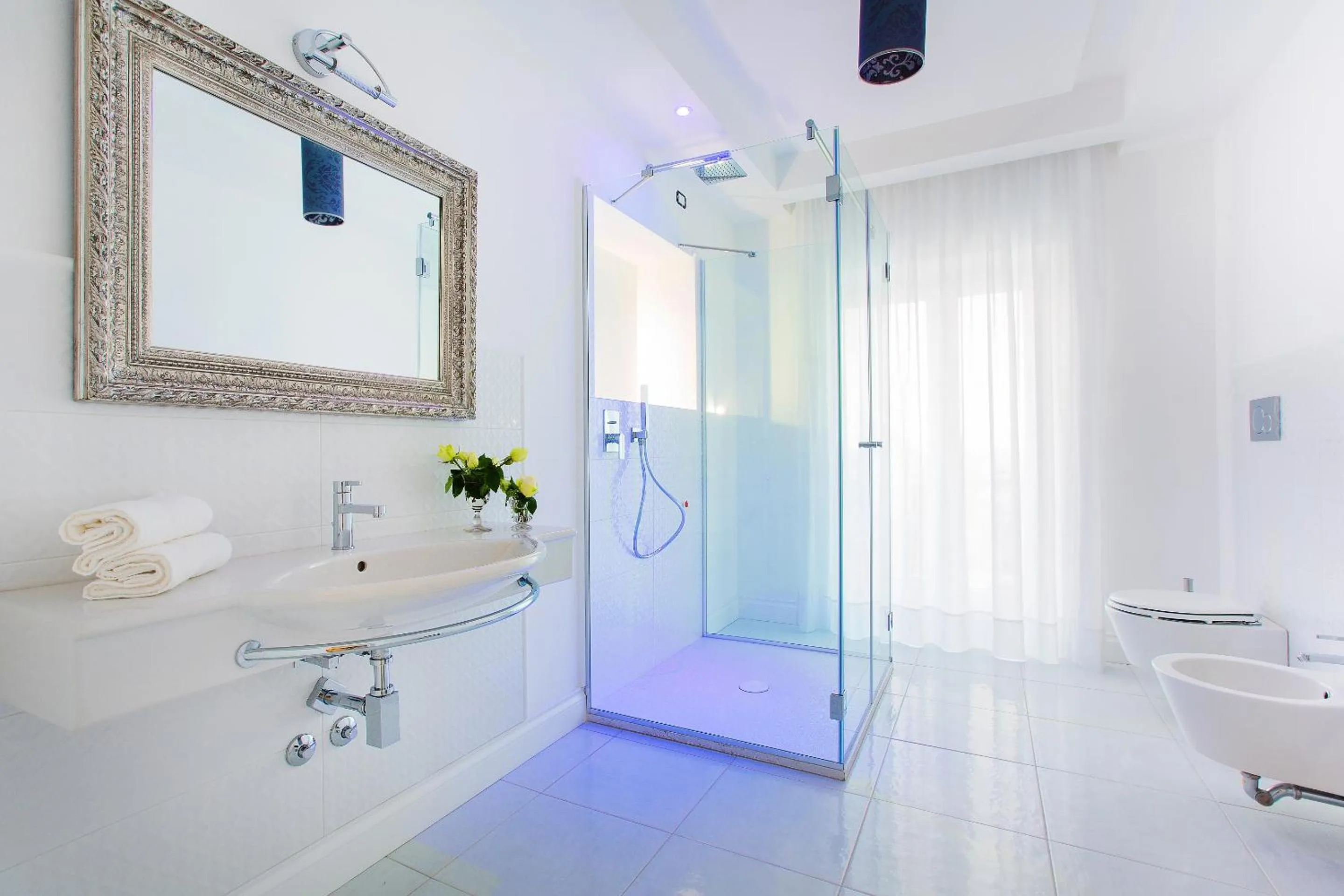 Shower in Palazzo Murrano - Adults Only