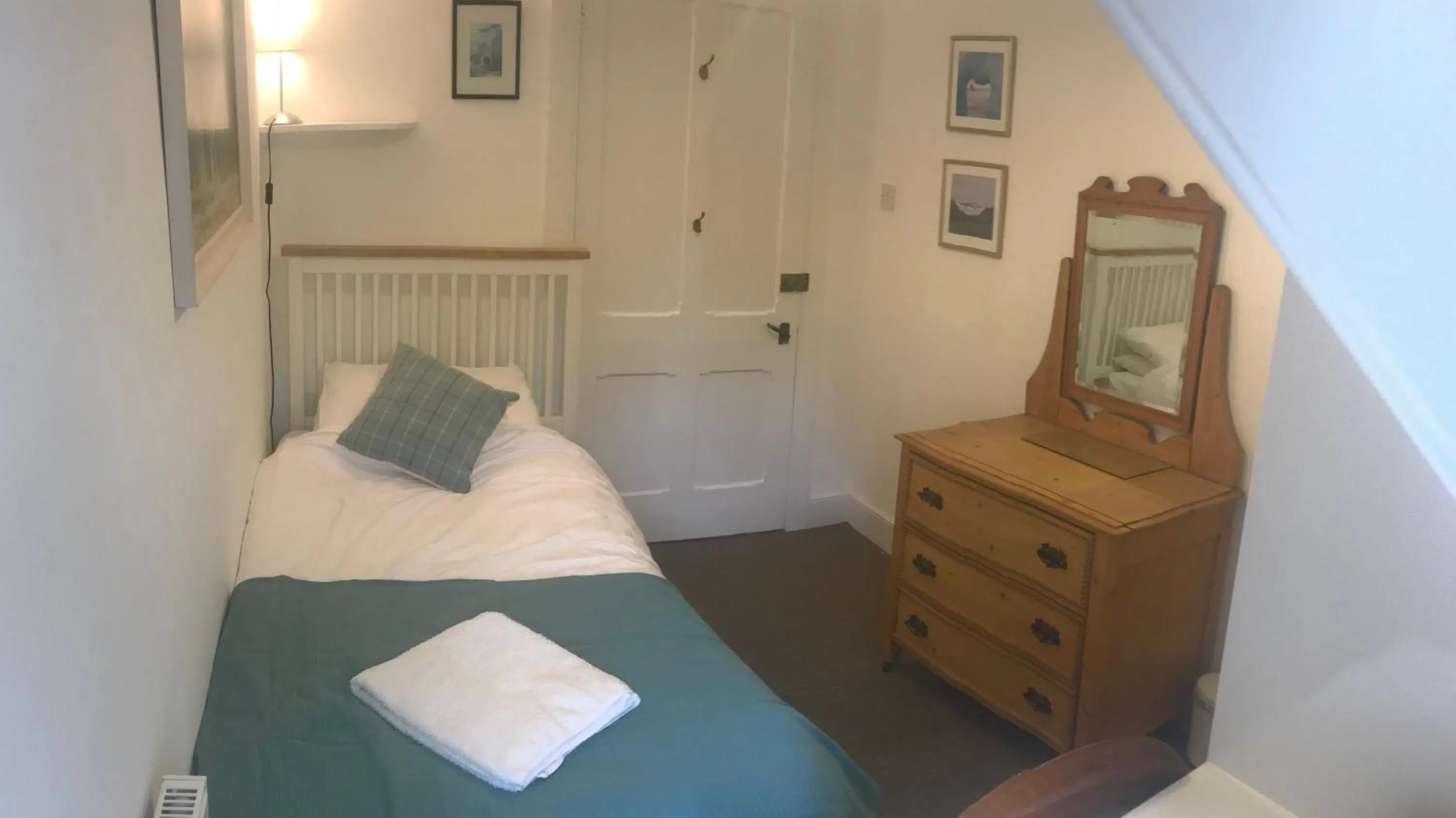 Bedroom, Bed in Carrick House