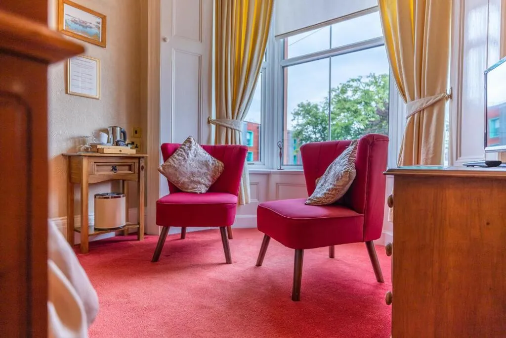 Seating area in Glendale Guest House